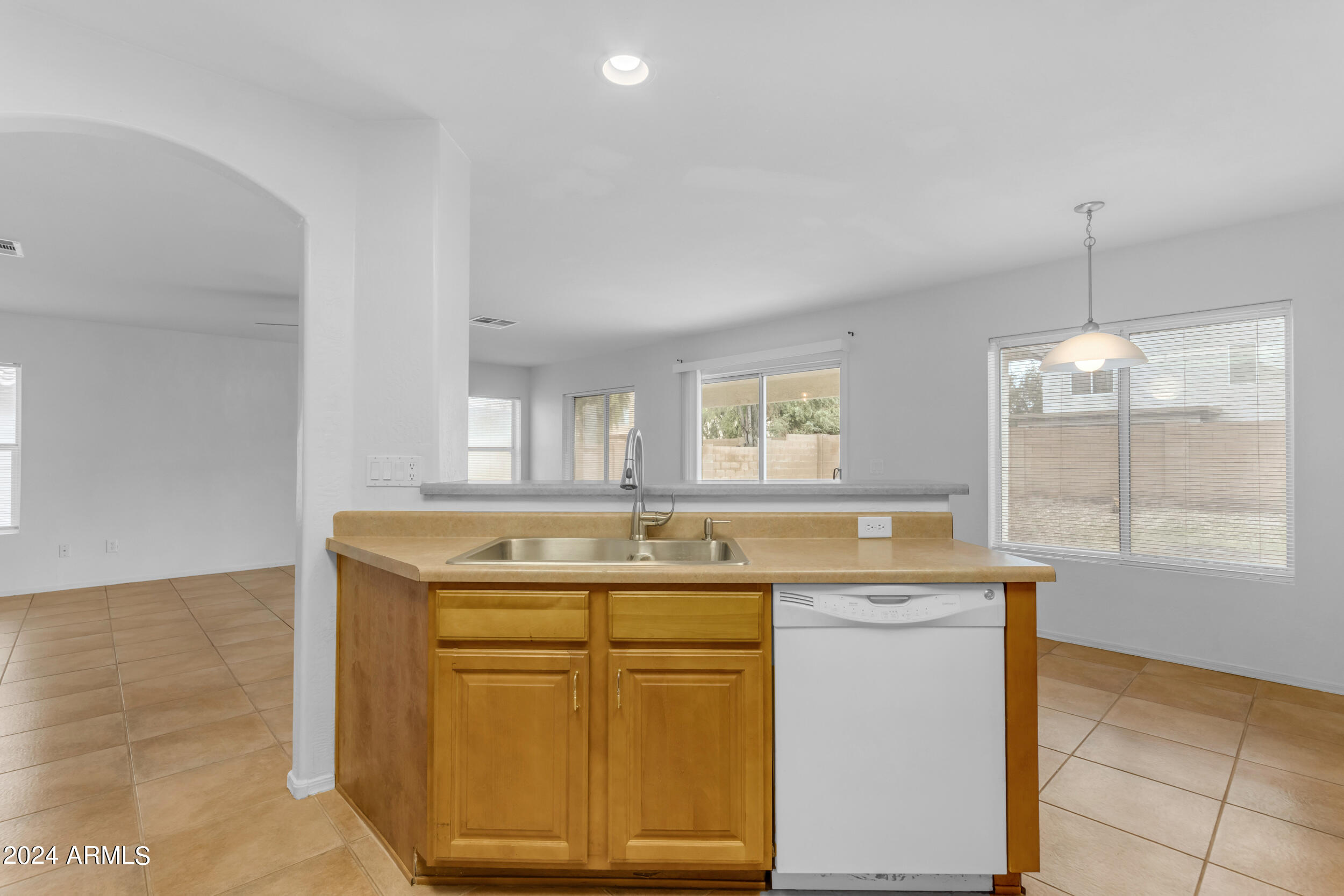 1656 W HARDING Avenue