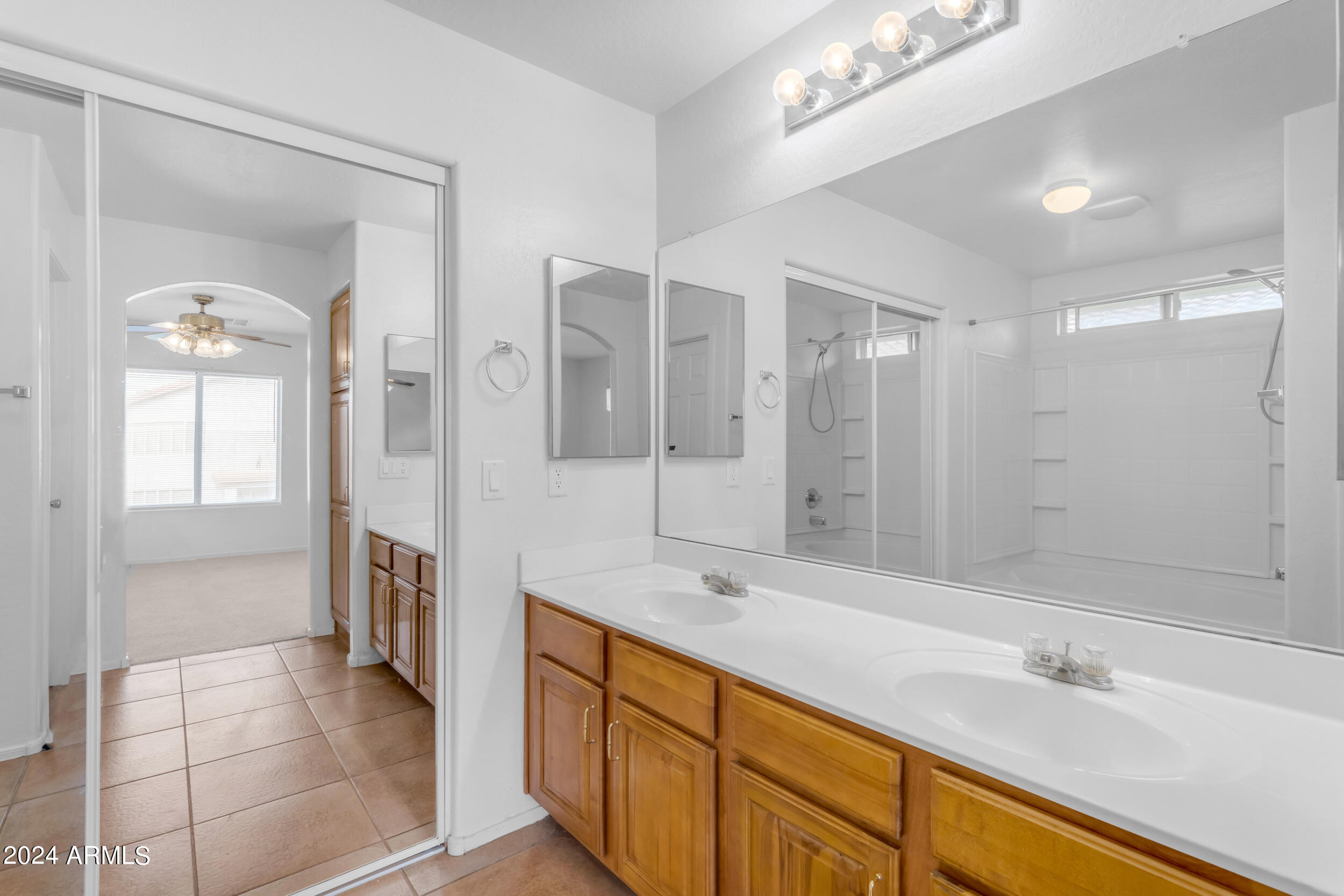 1656 W HARDING Avenue