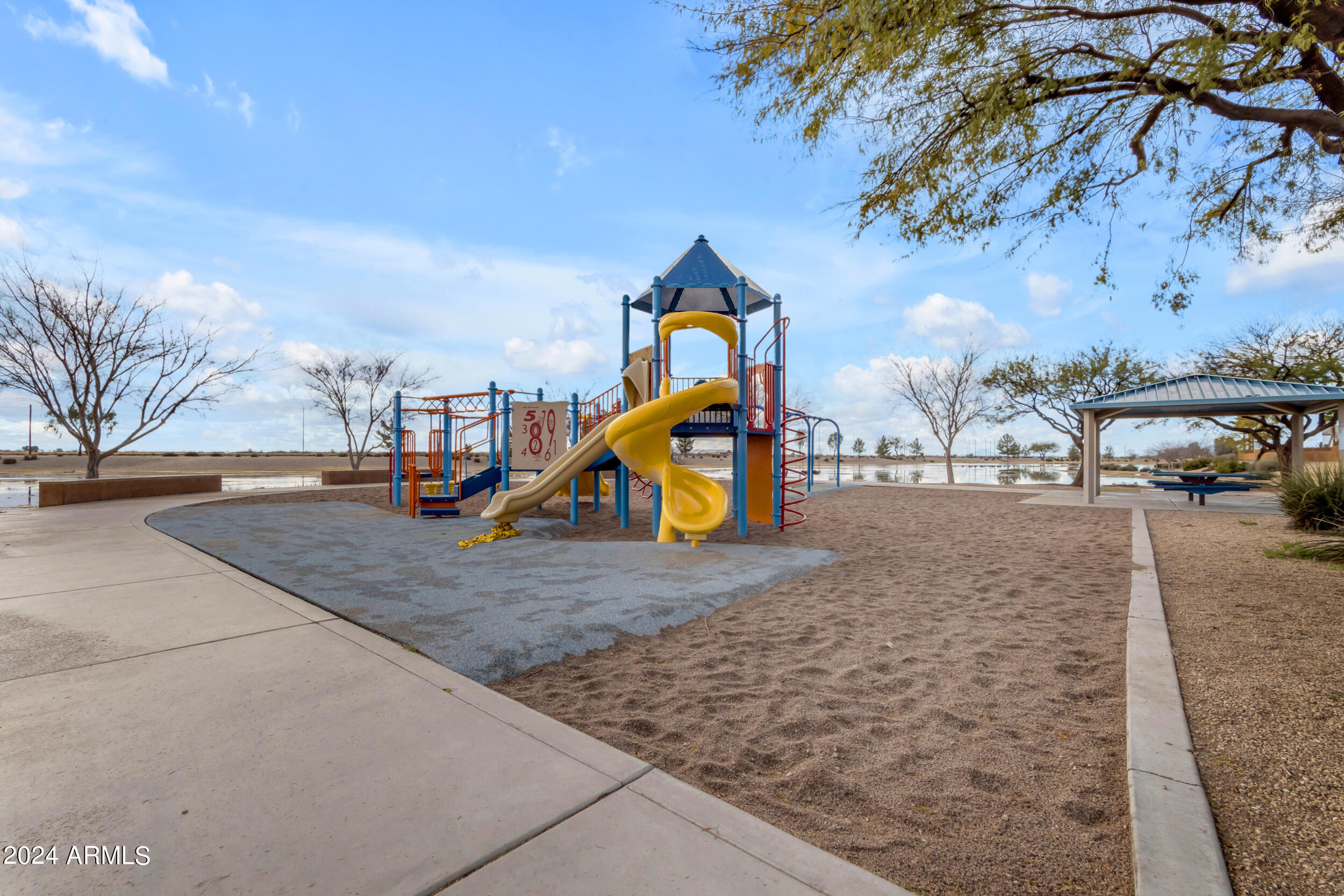 1656 W HARDING Avenue