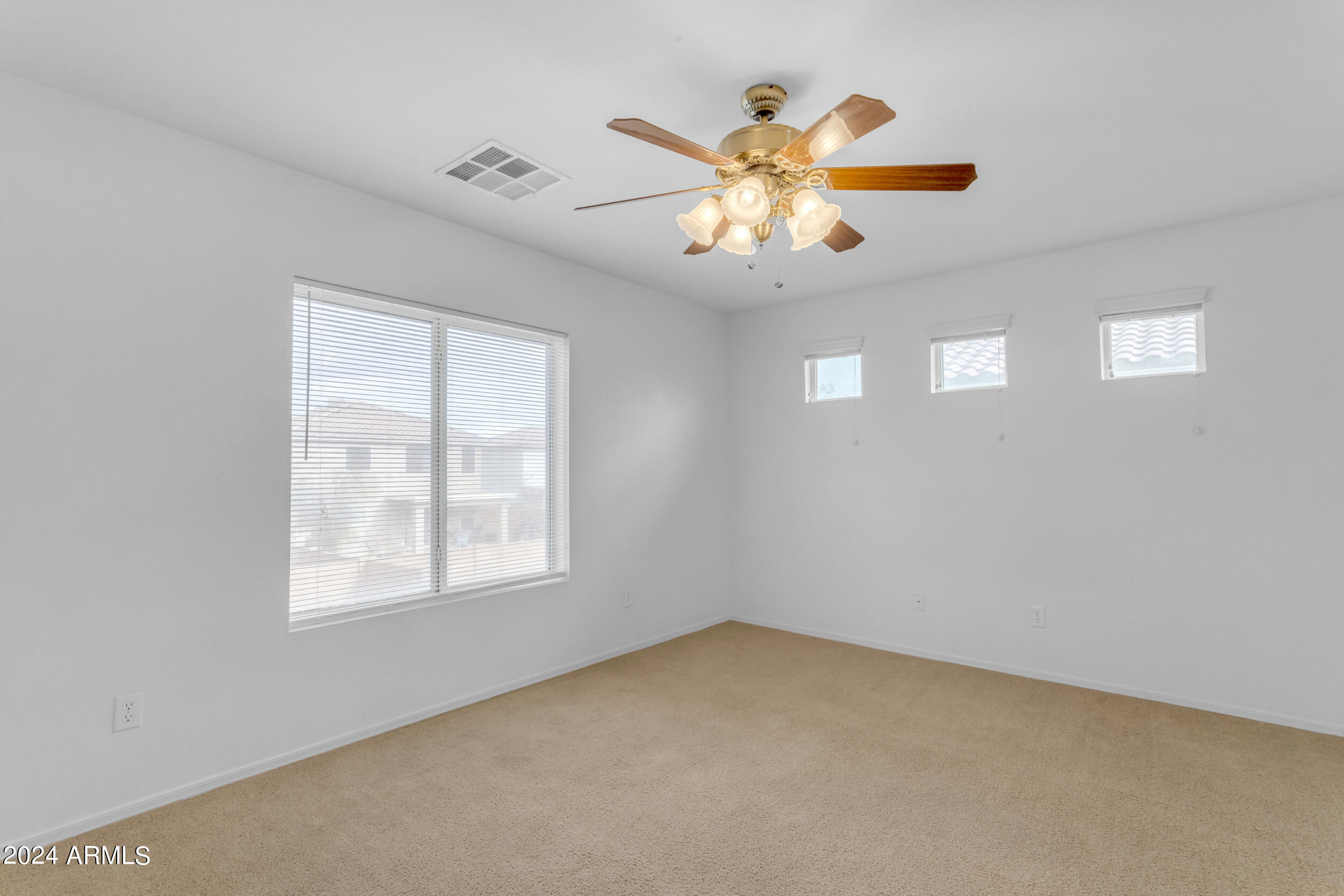 1656 W HARDING Avenue