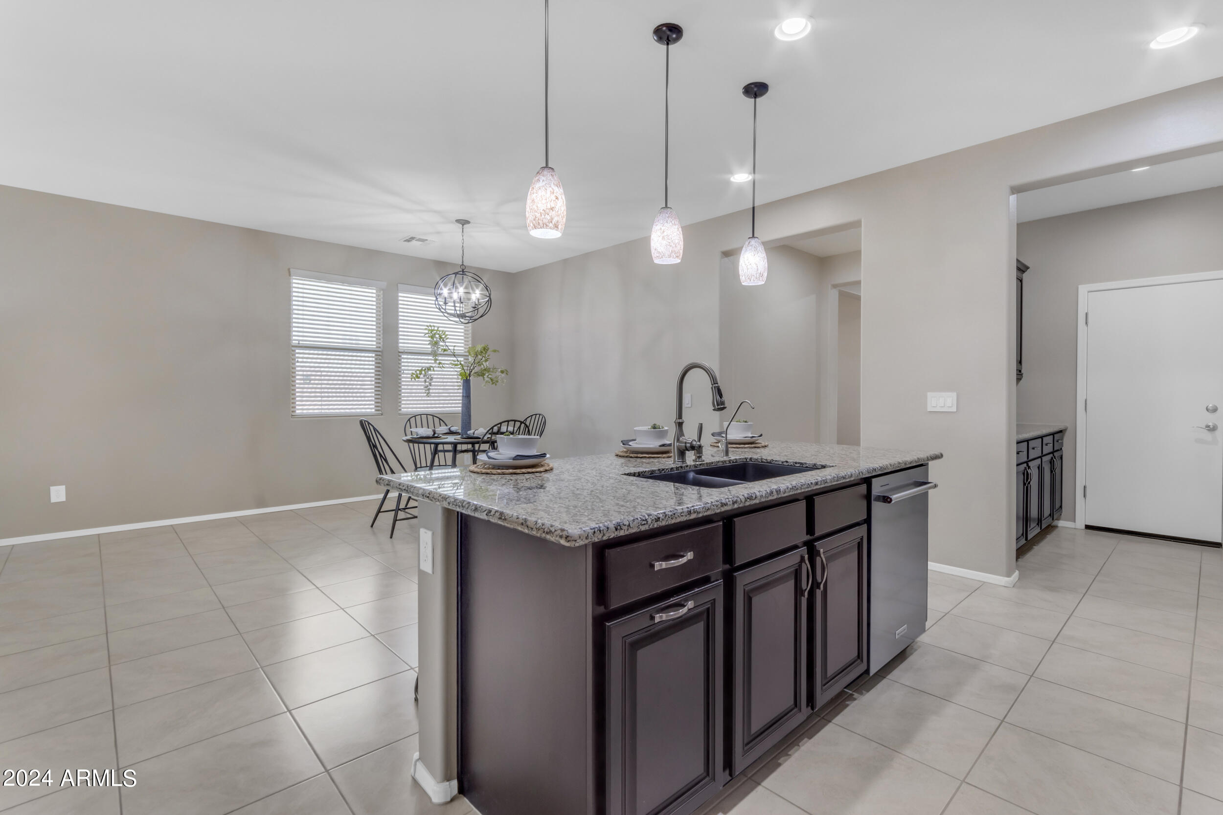 7910 S PEPPERTREE Drive