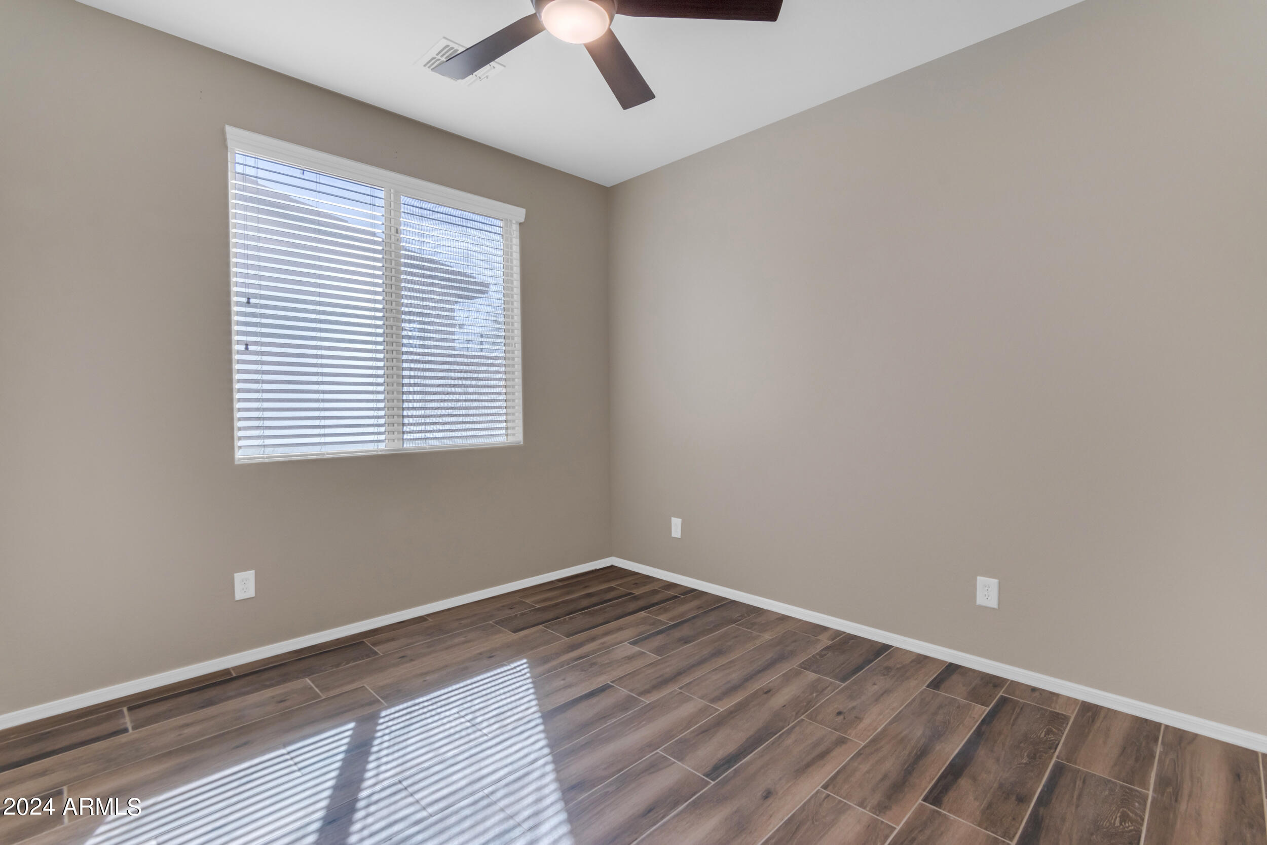 7910 S PEPPERTREE Drive