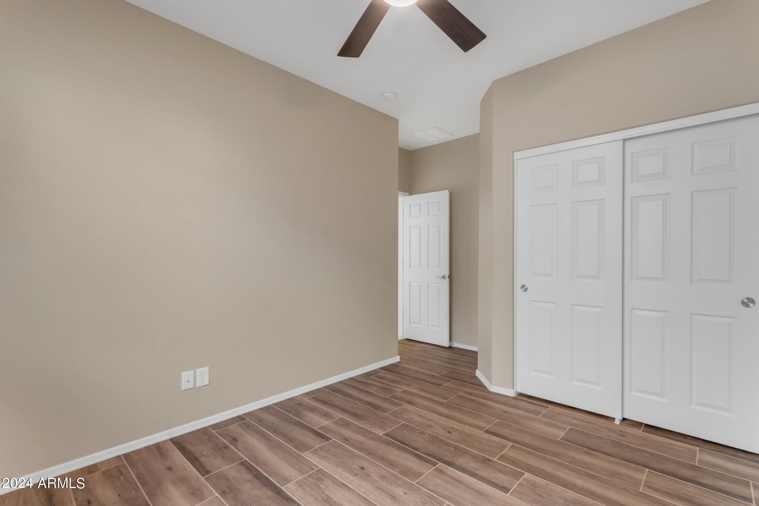 7910 S PEPPERTREE Drive