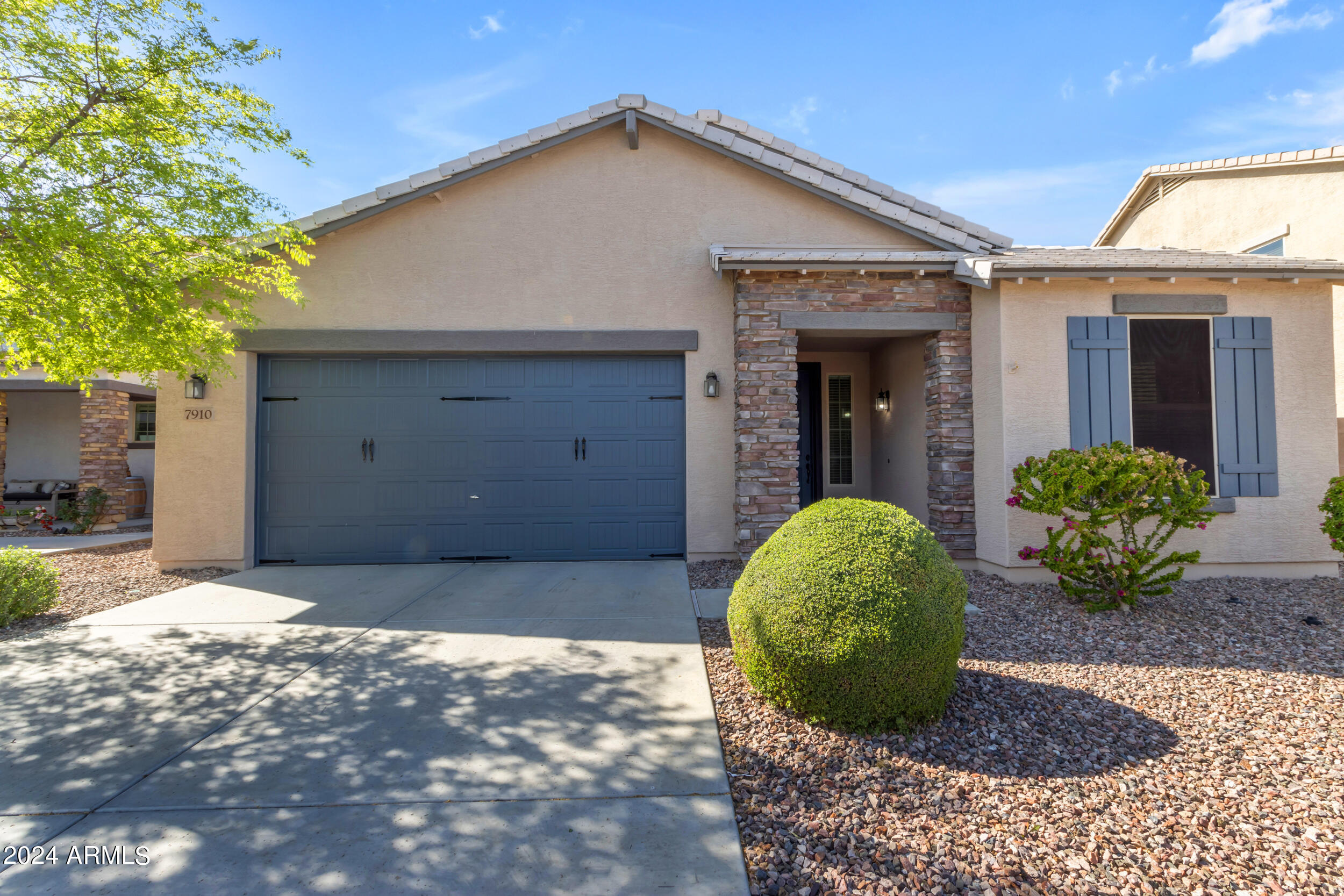 7910 S PEPPERTREE Drive