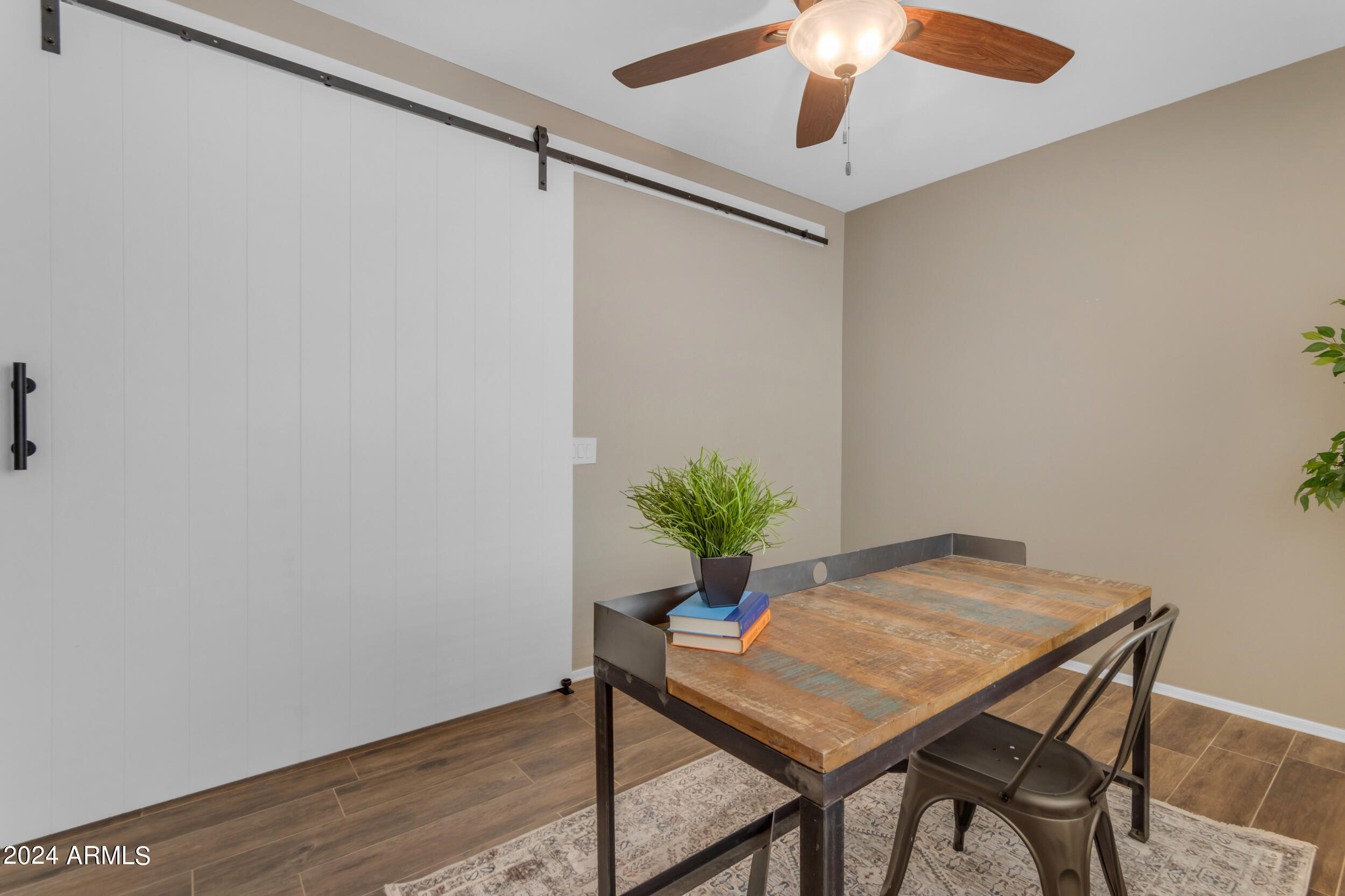 7910 S PEPPERTREE Drive