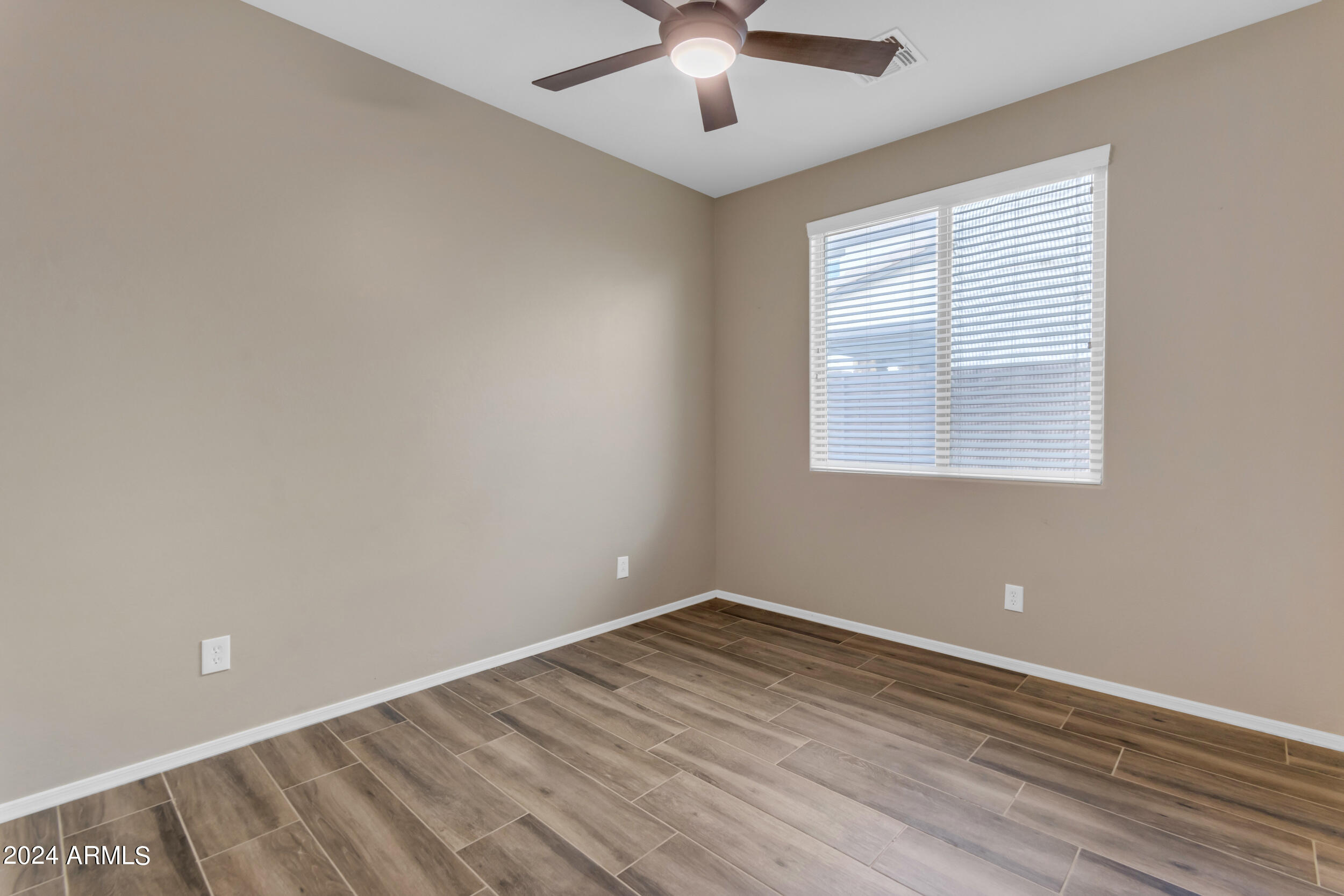 7910 S PEPPERTREE Drive