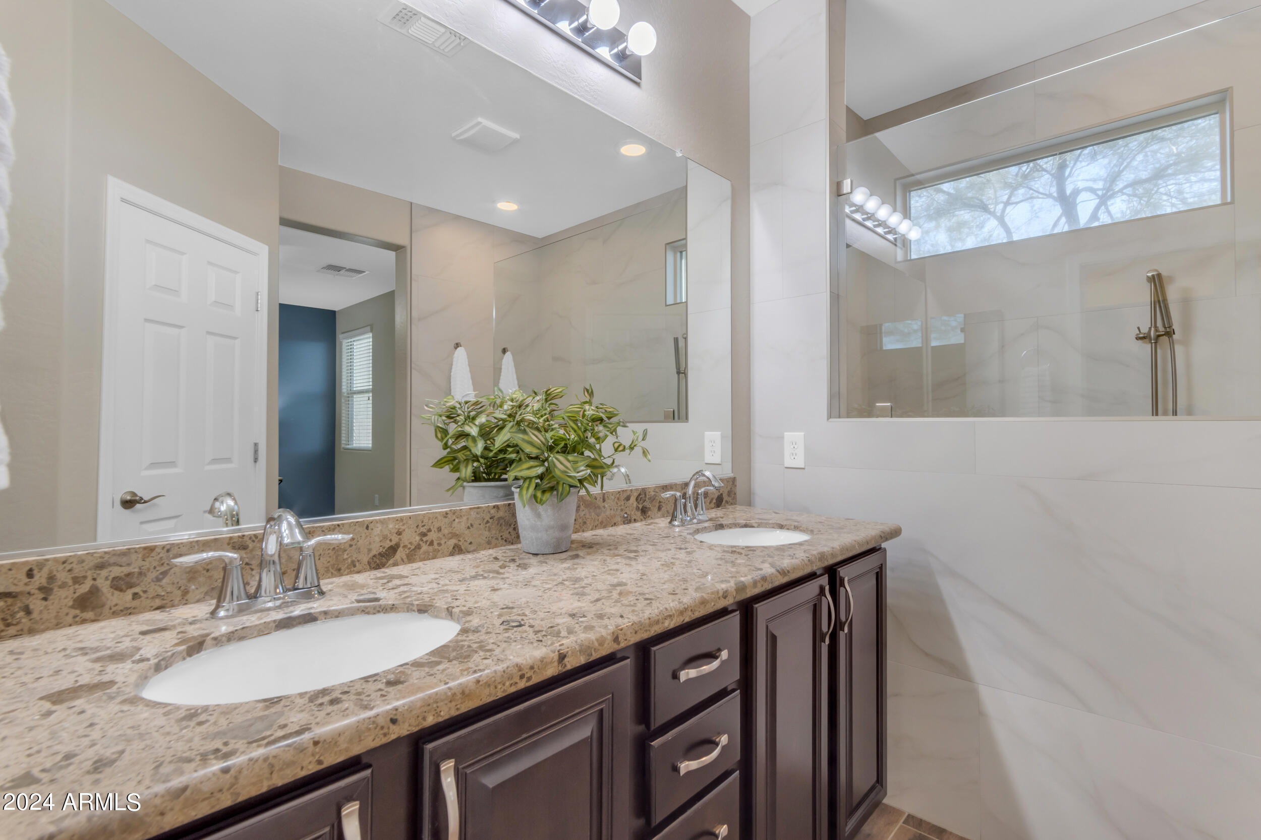 7910 S PEPPERTREE Drive