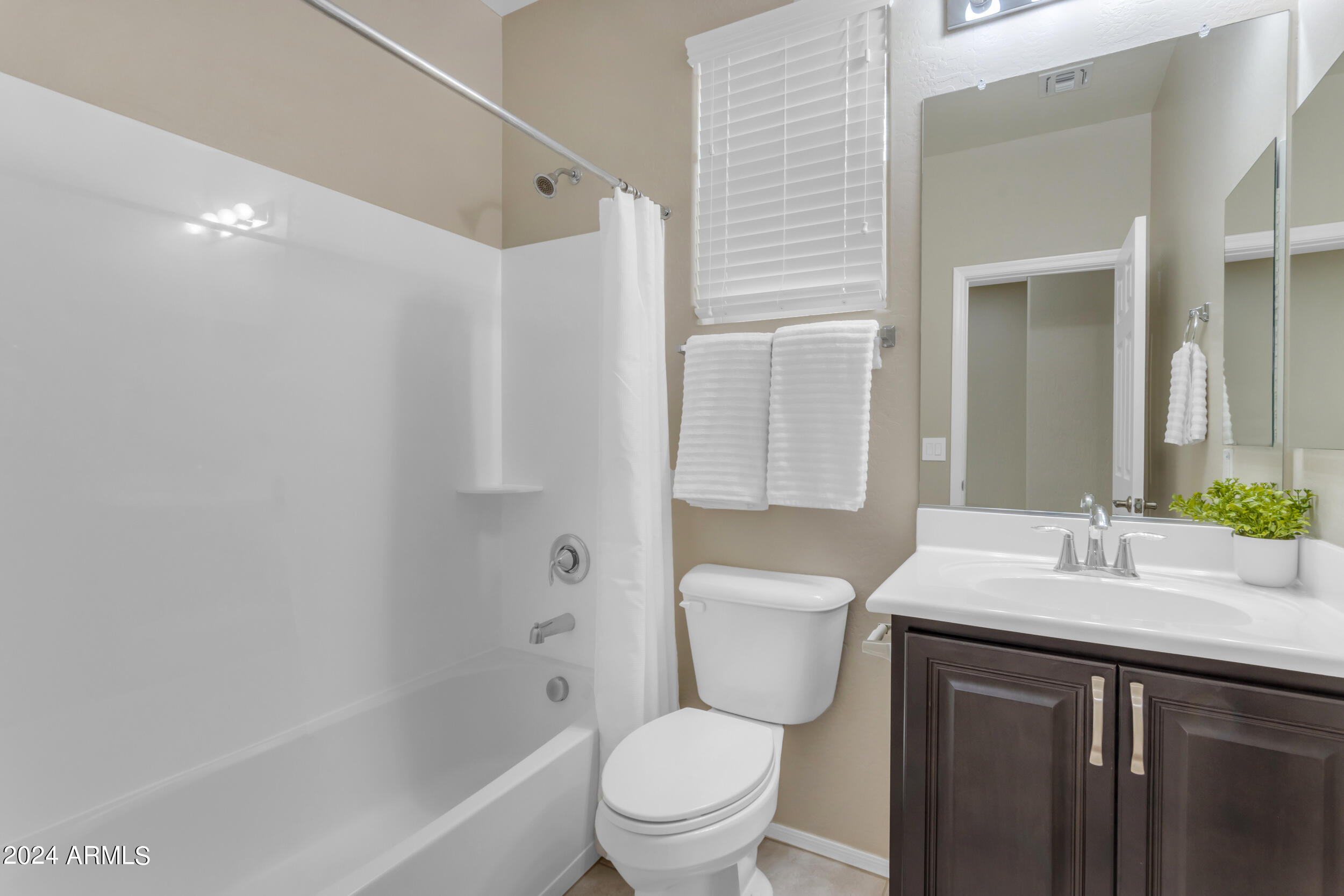 7910 S PEPPERTREE Drive