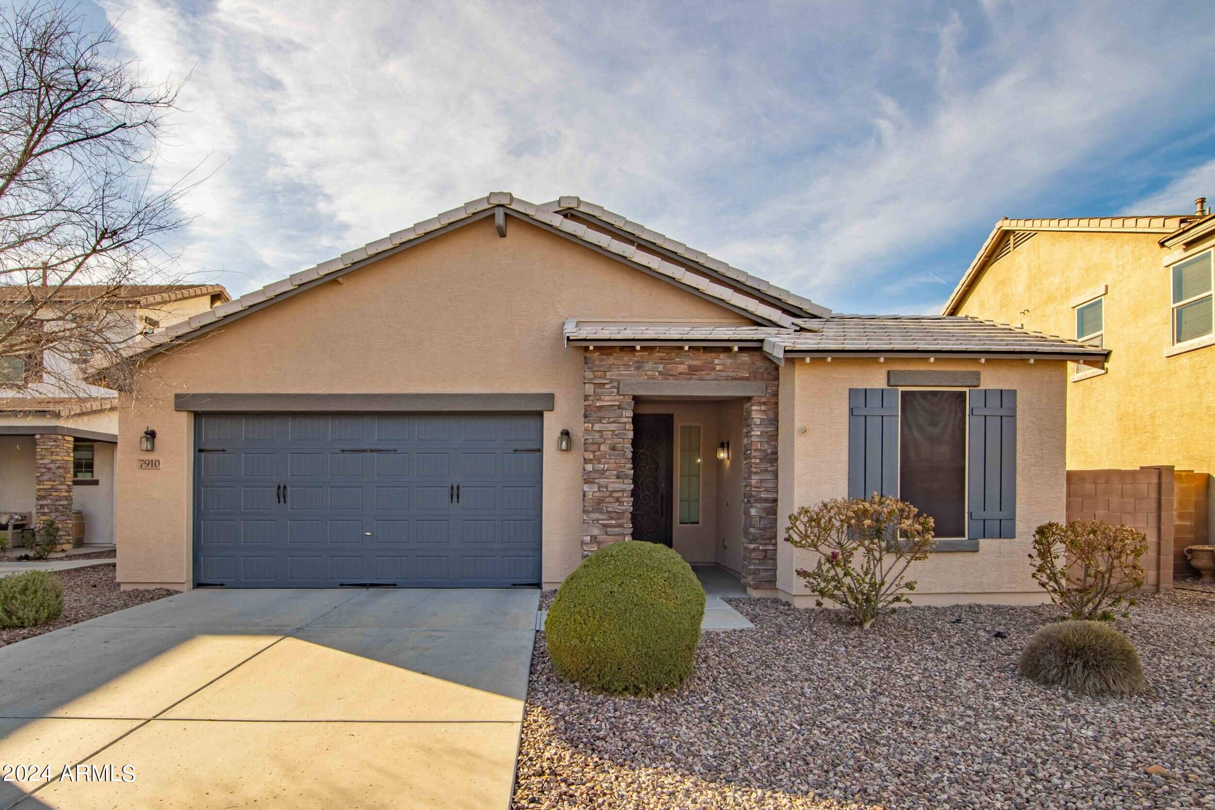 7910 S PEPPERTREE Drive