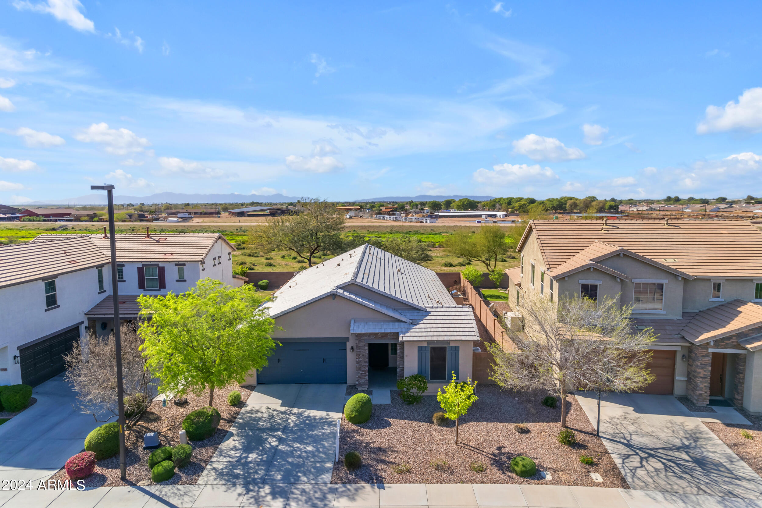 7910 S PEPPERTREE Drive