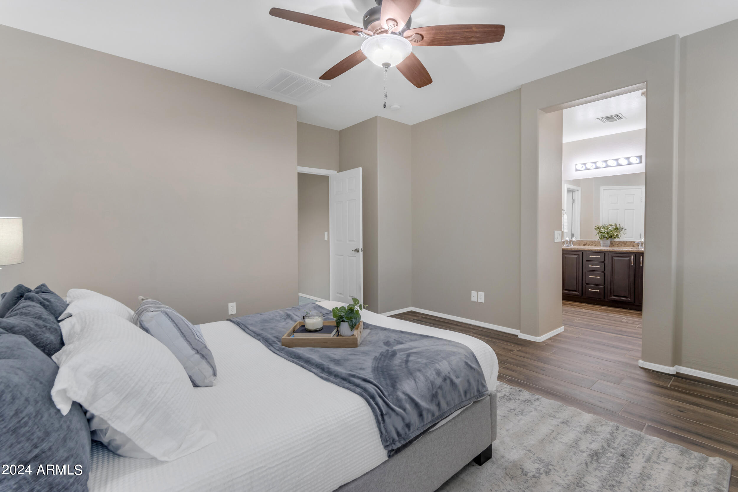 7910 S PEPPERTREE Drive