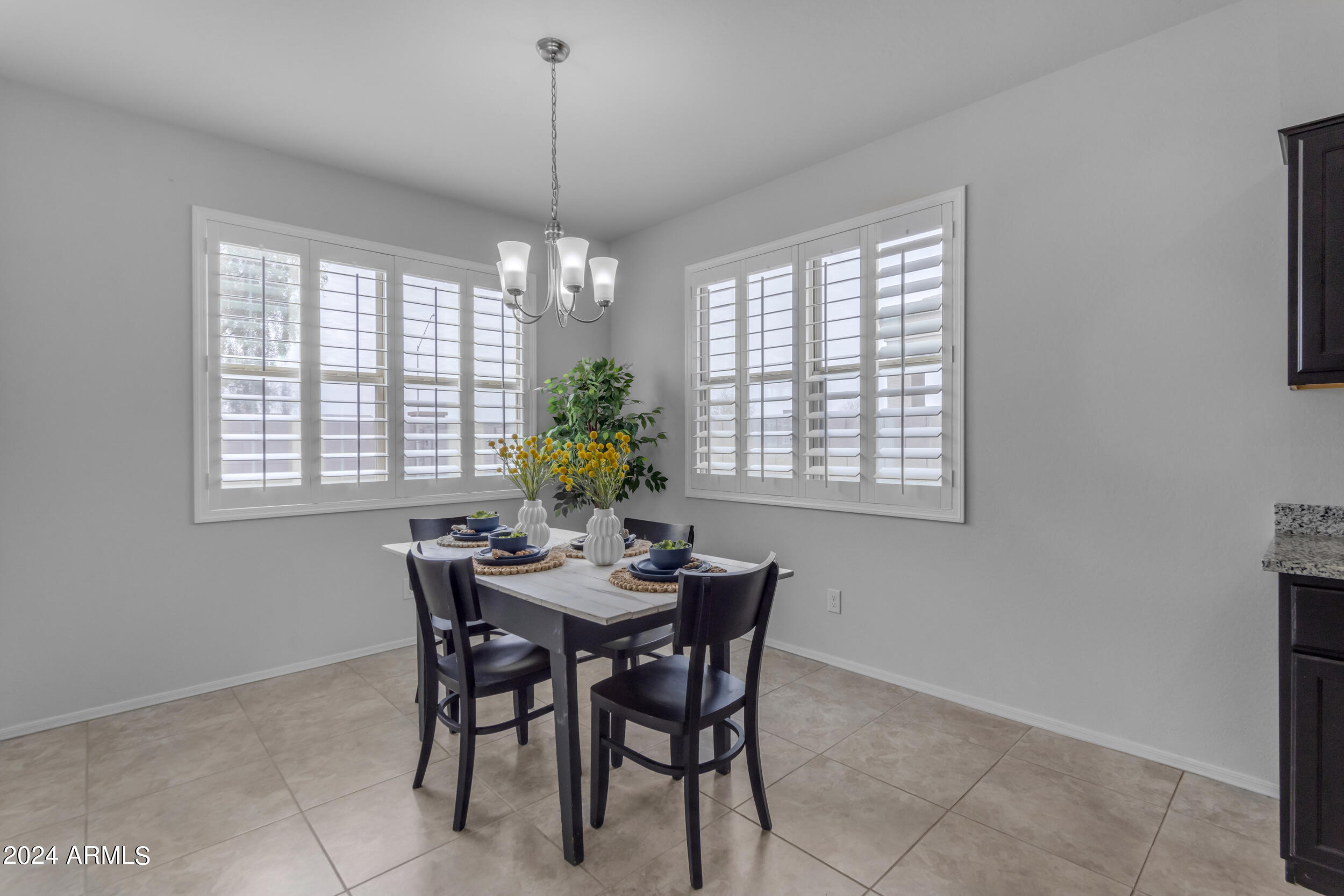 37025 W MADDALONI Avenue