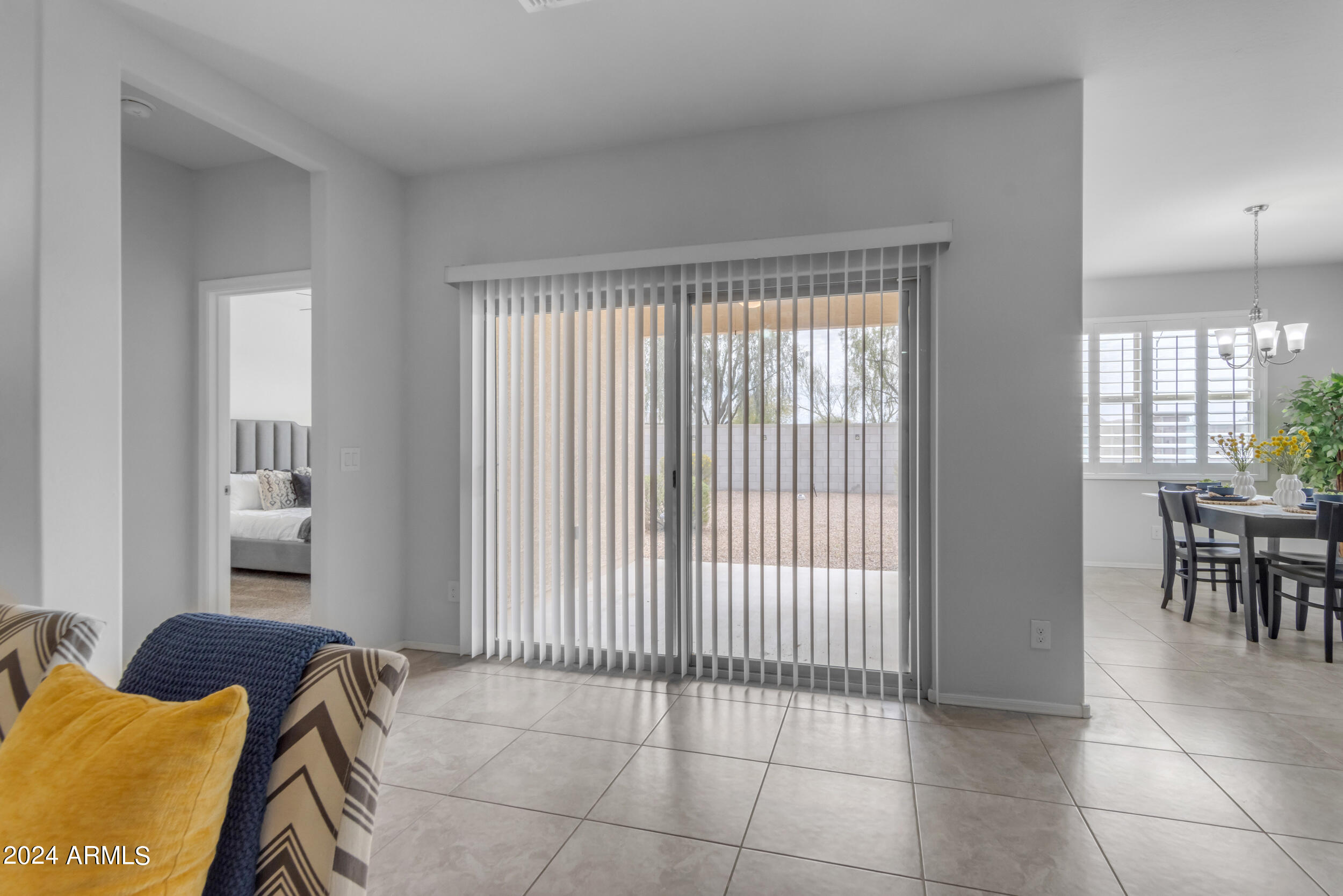 37025 W MADDALONI Avenue