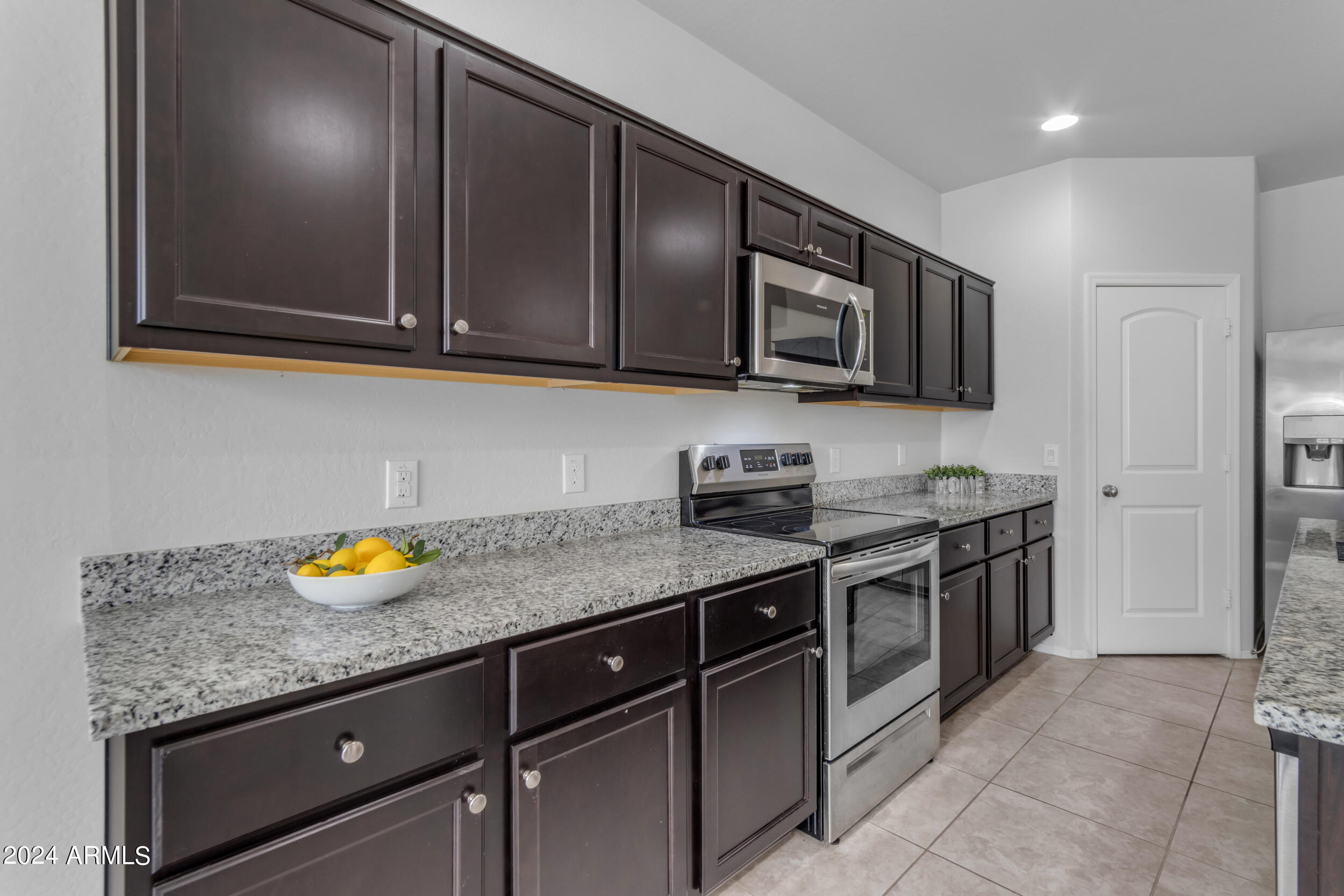 37025 W MADDALONI Avenue