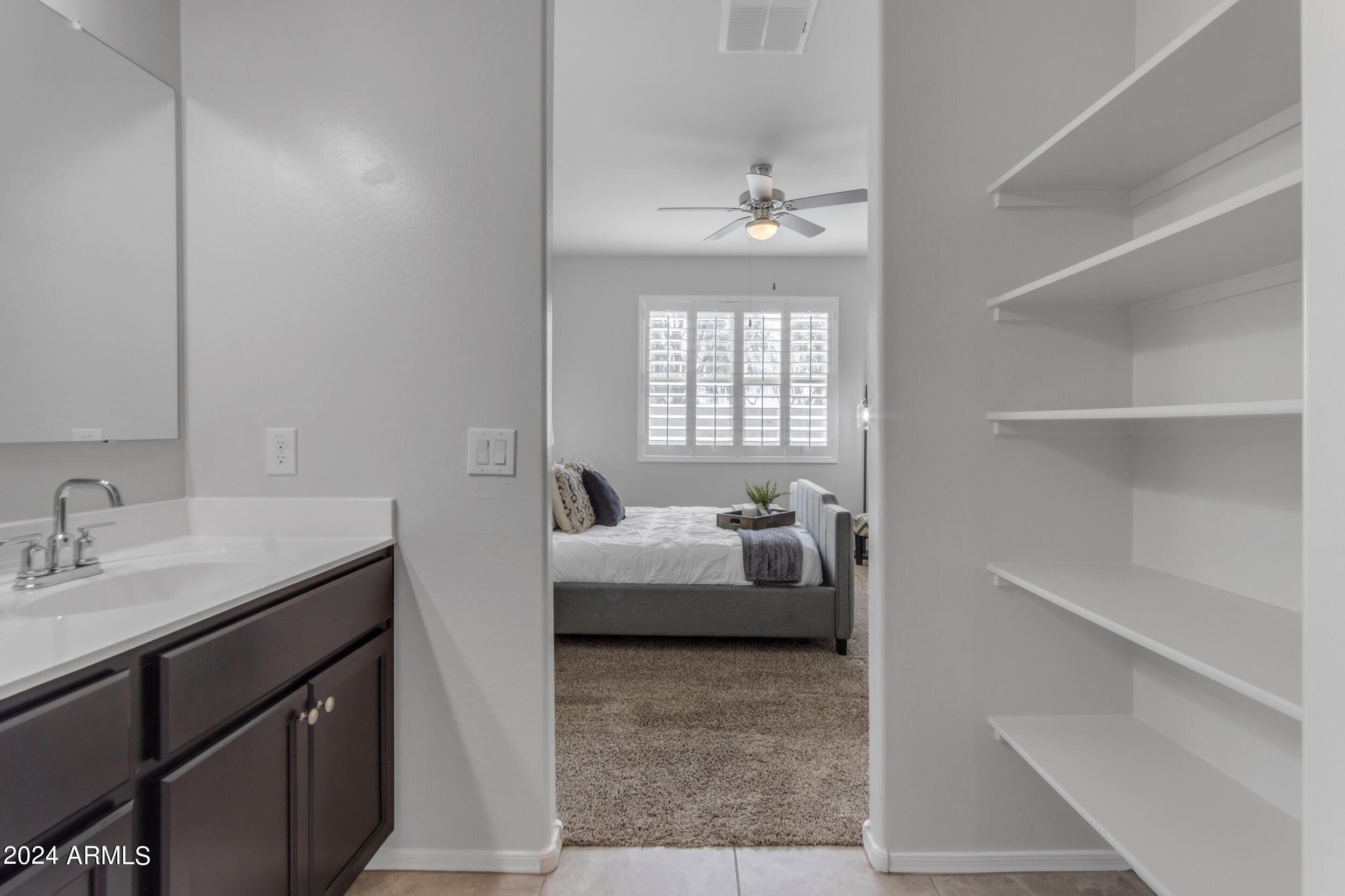 37025 W MADDALONI Avenue