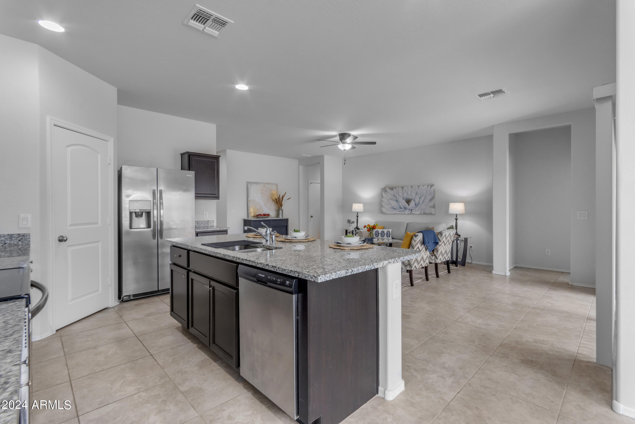 37025 W MADDALONI Avenue