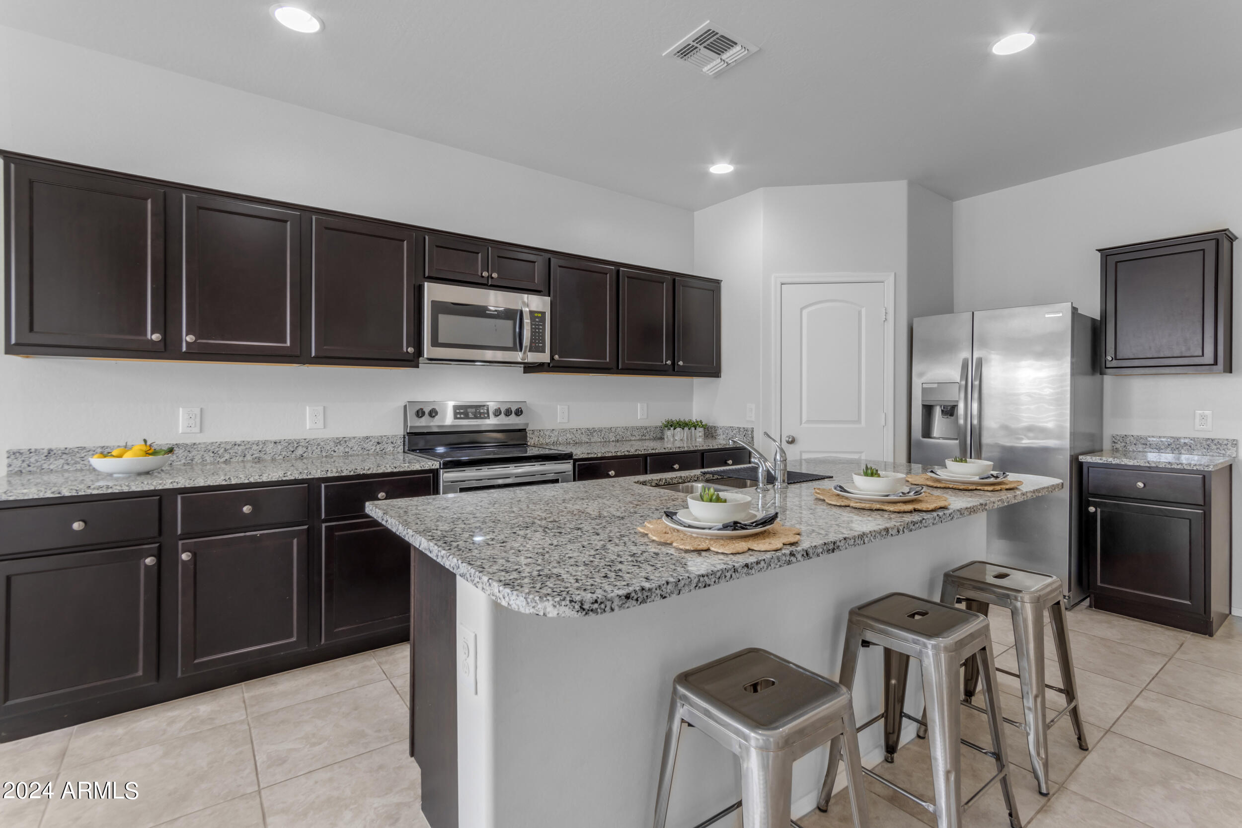 37025 W MADDALONI Avenue