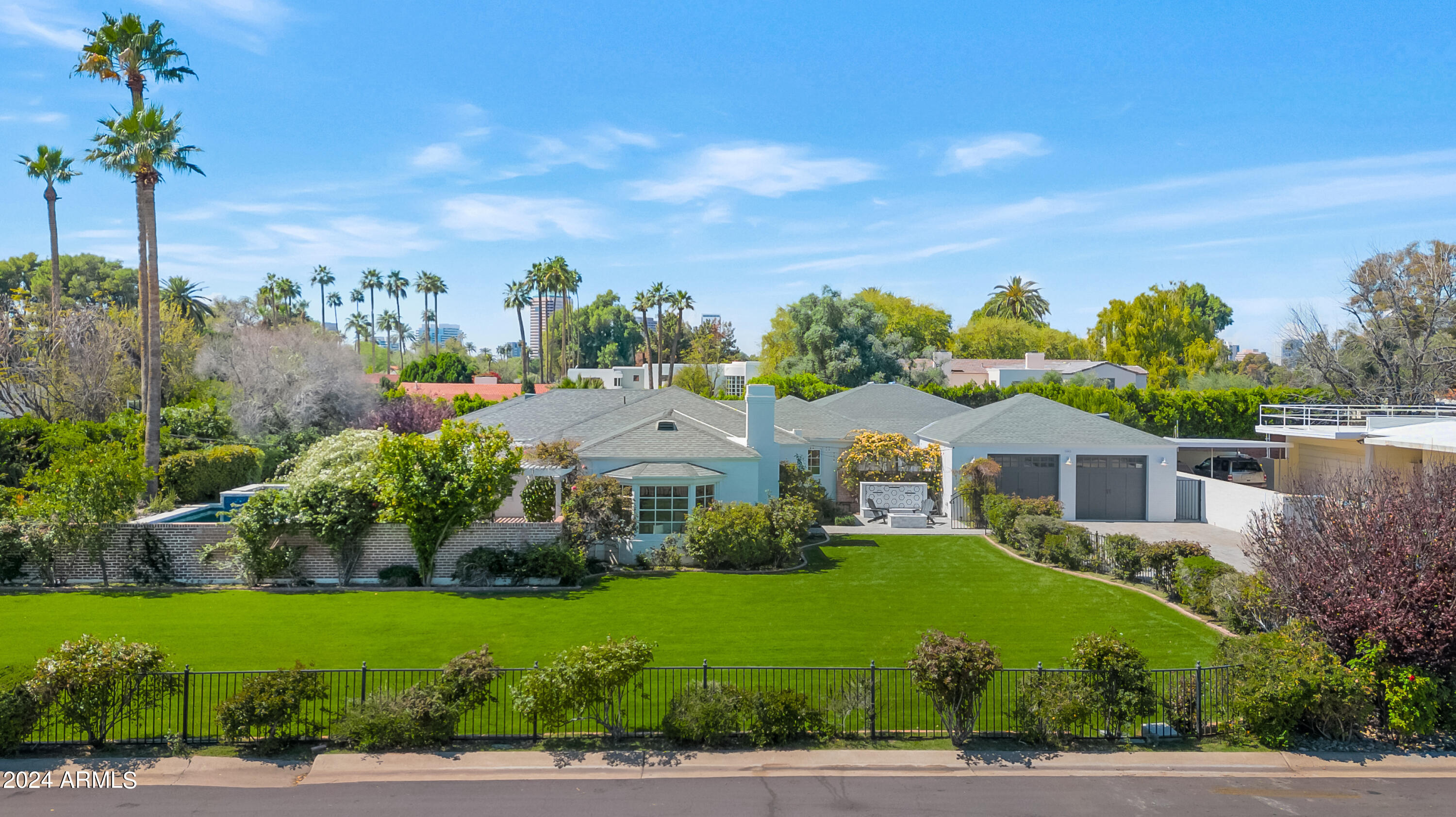 3002 N MANOR Drive E