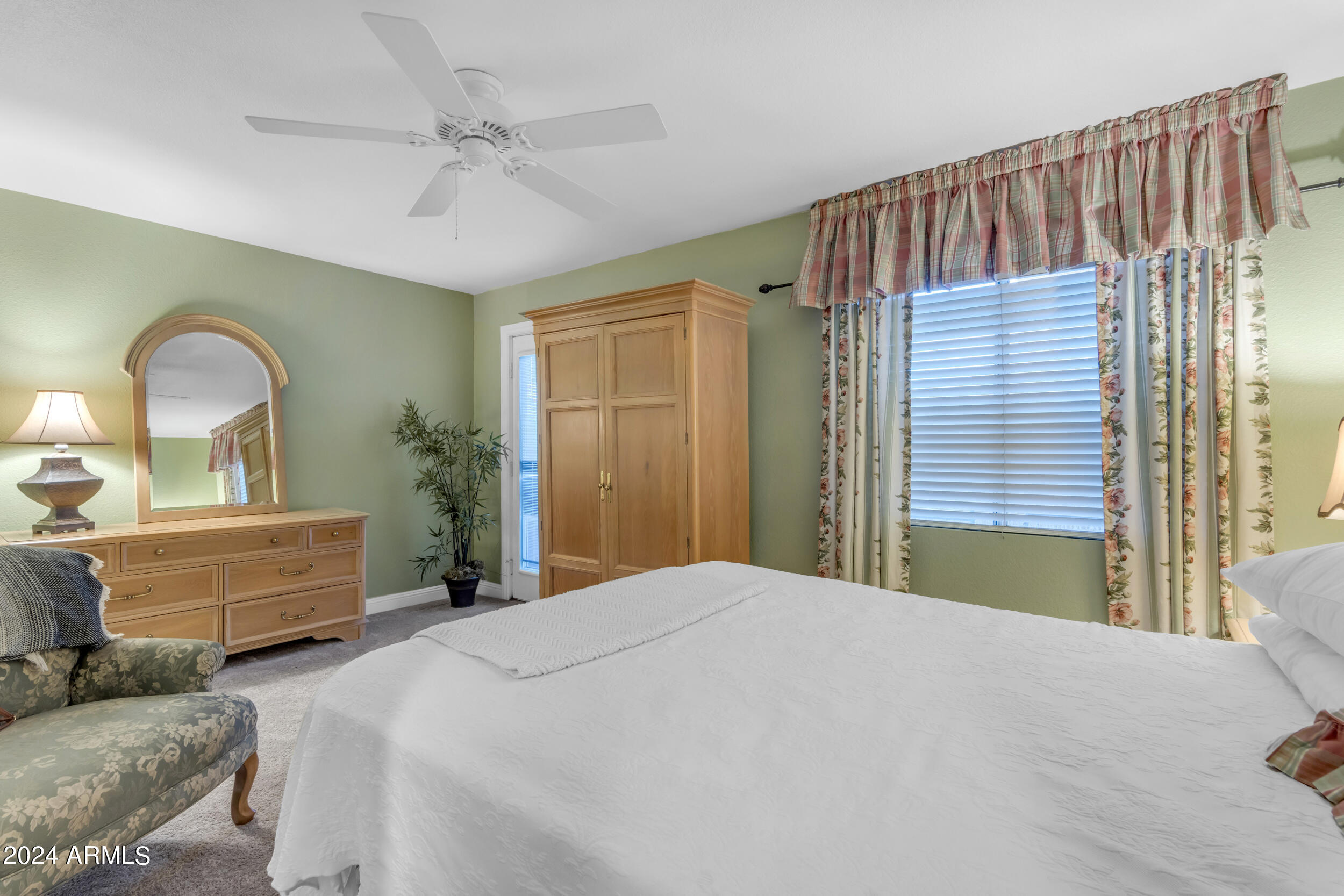 2031 W HARRISON Street