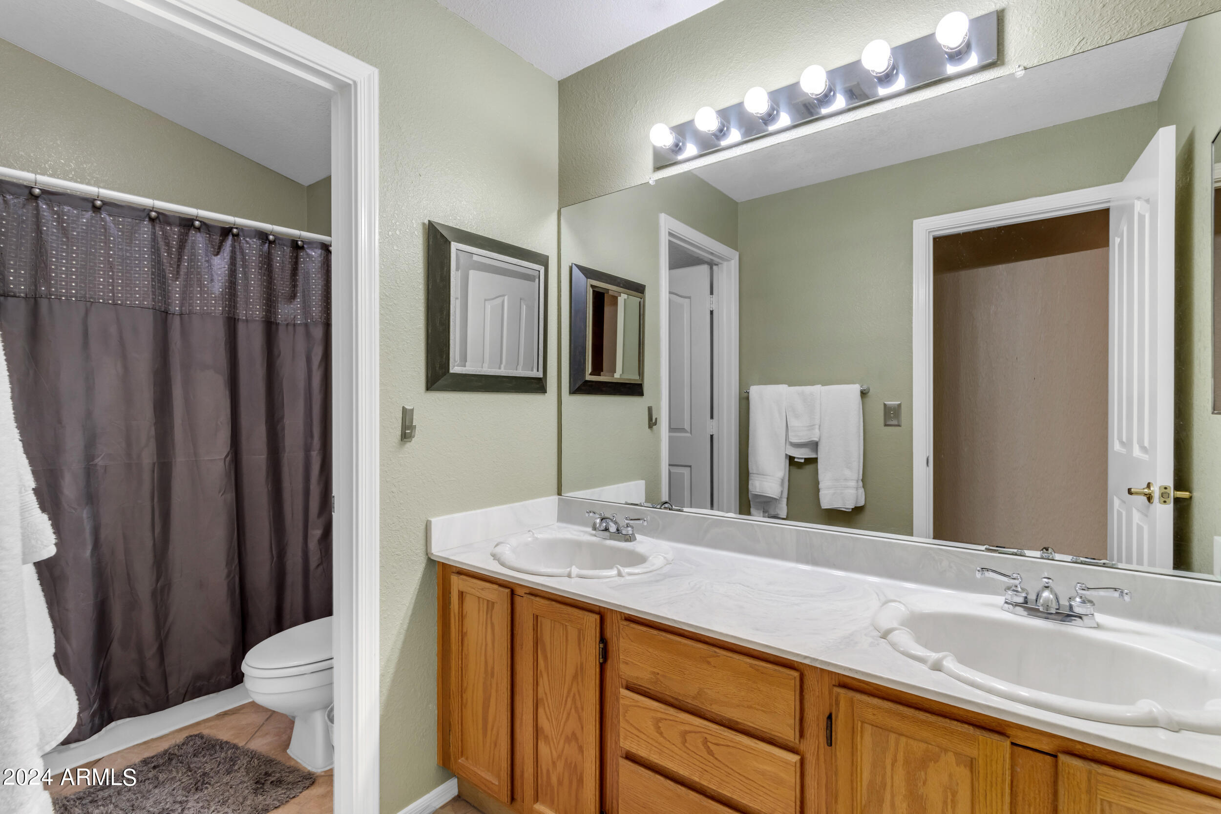 2031 W HARRISON Street