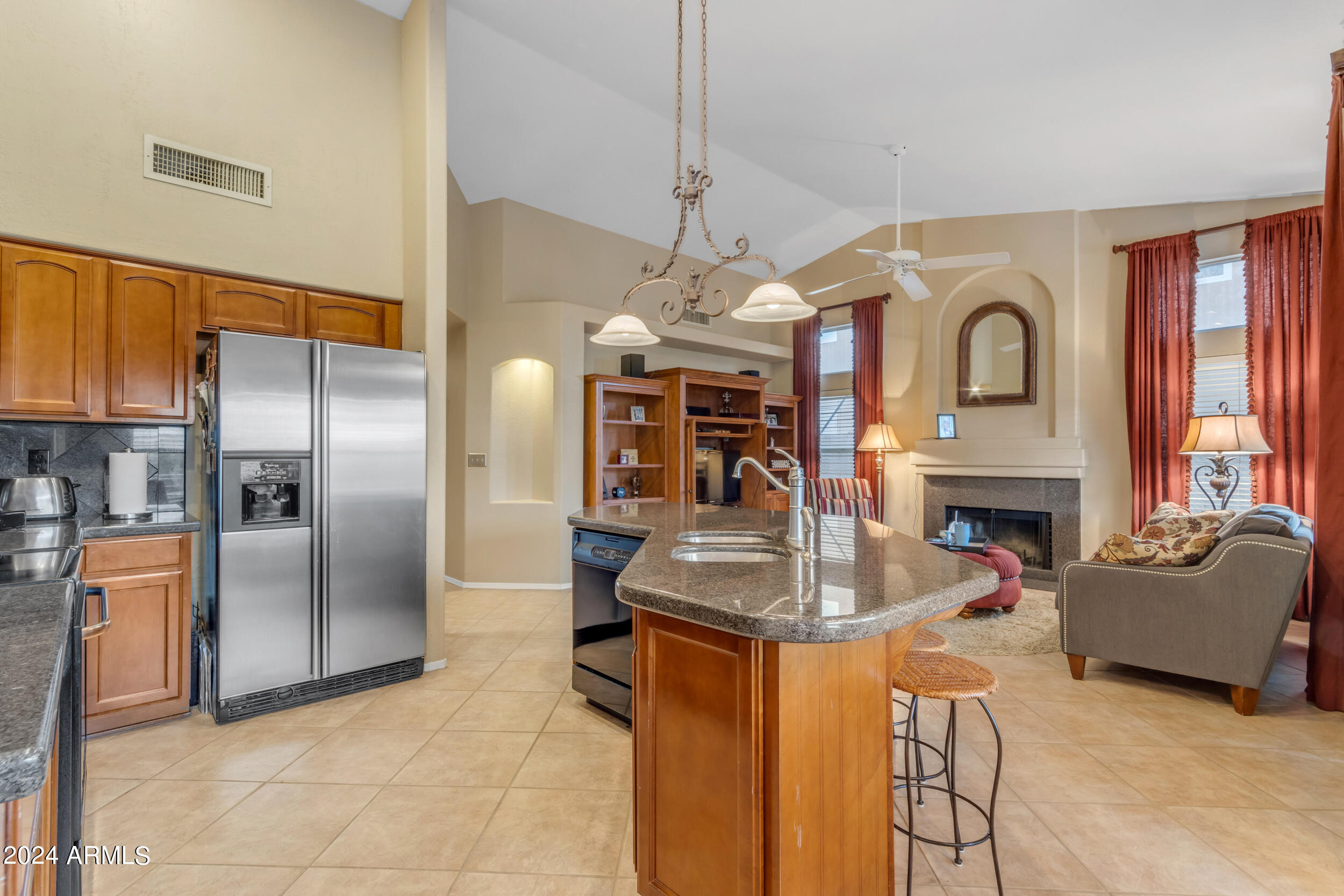 2031 W HARRISON Street