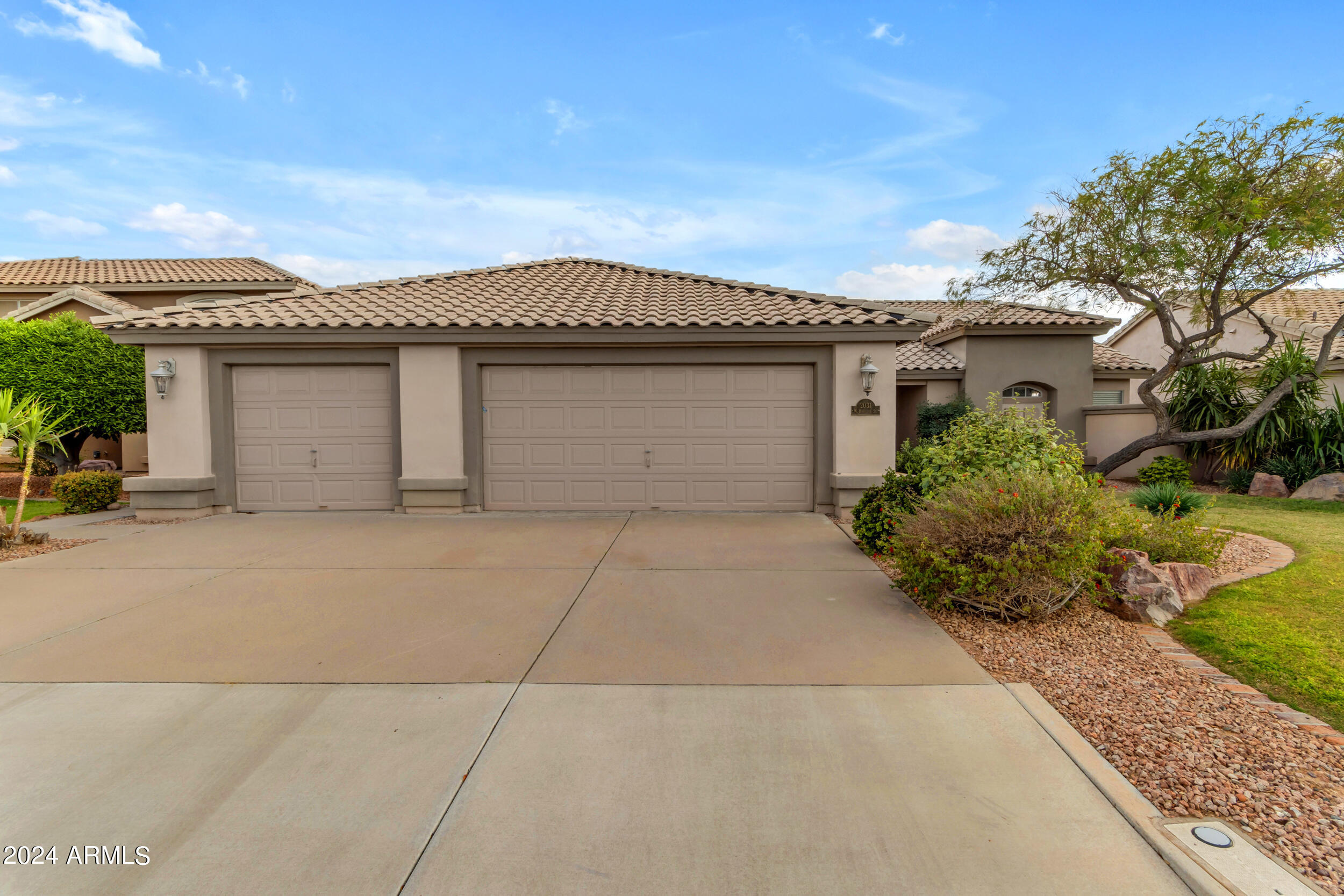 2031 W HARRISON Street