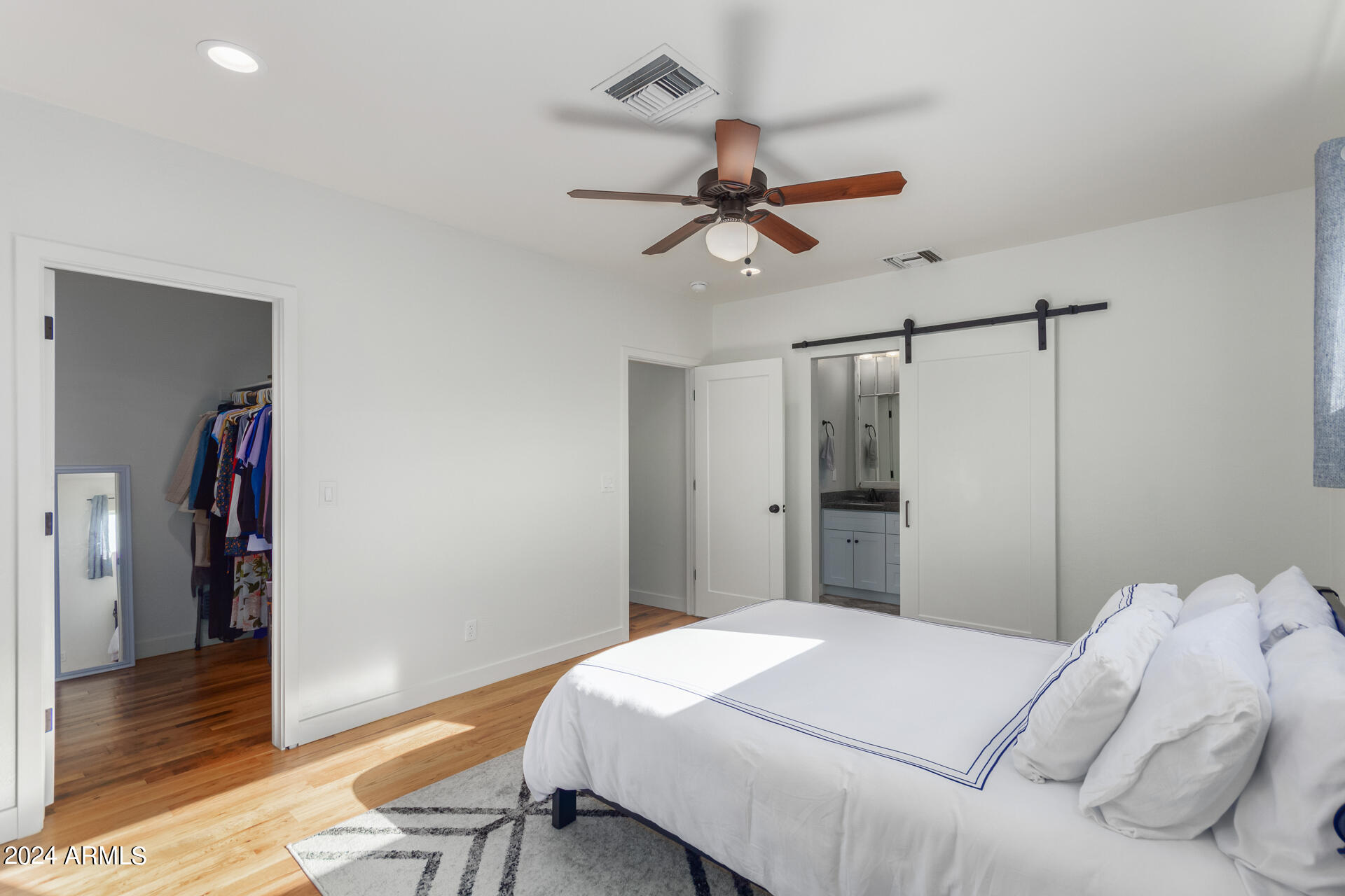 5834 W GARDENIA Avenue