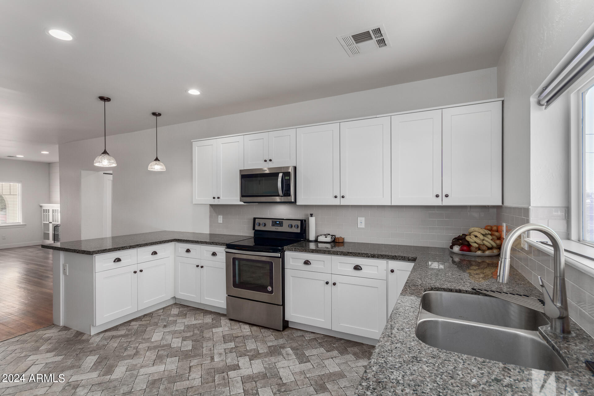 5834 W GARDENIA Avenue