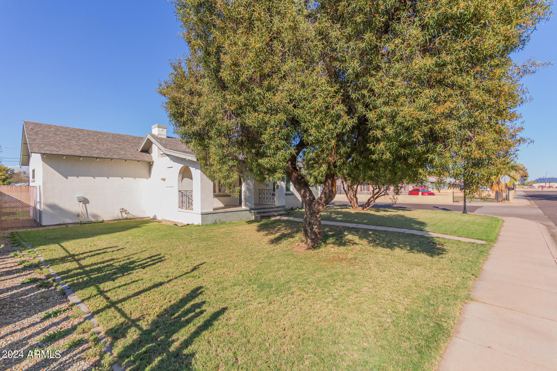 5834 W GARDENIA Avenue