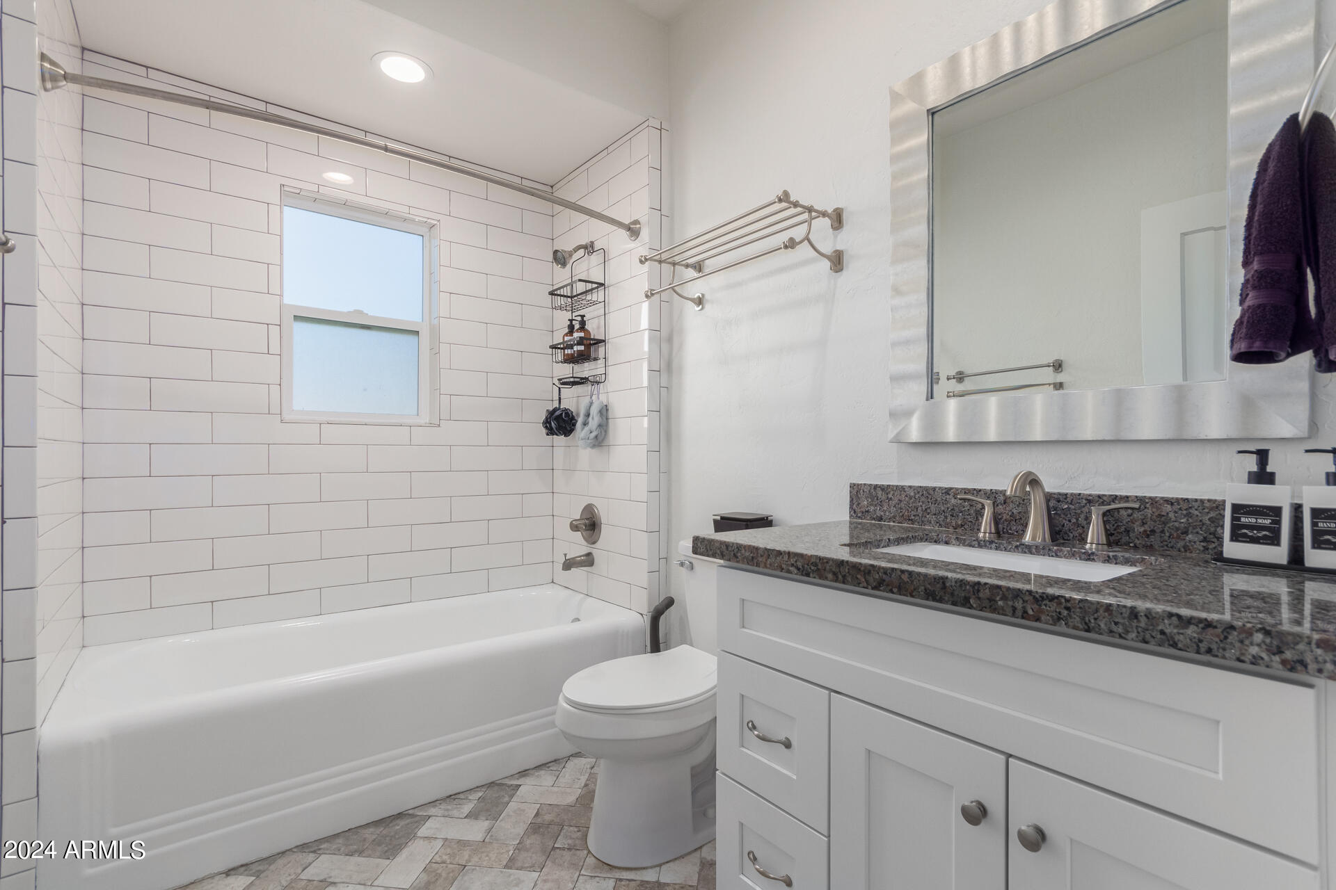 5834 W GARDENIA Avenue