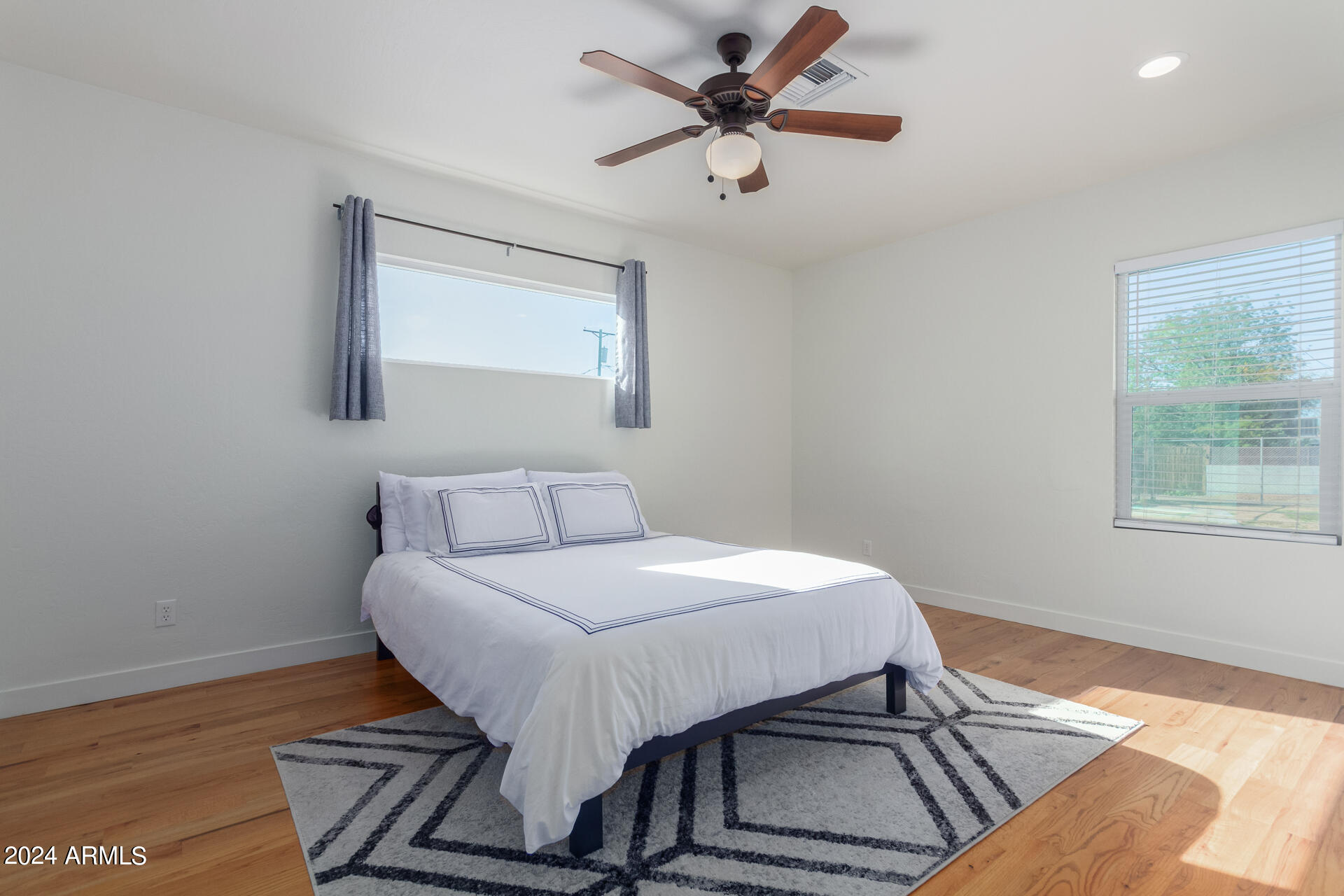 5834 W GARDENIA Avenue