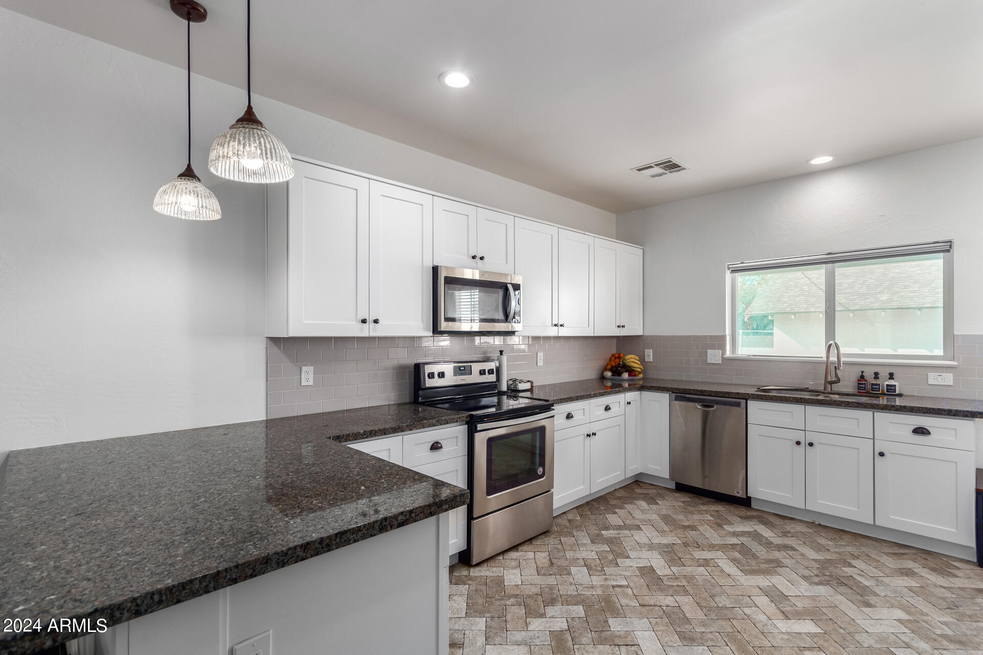 5834 W GARDENIA Avenue