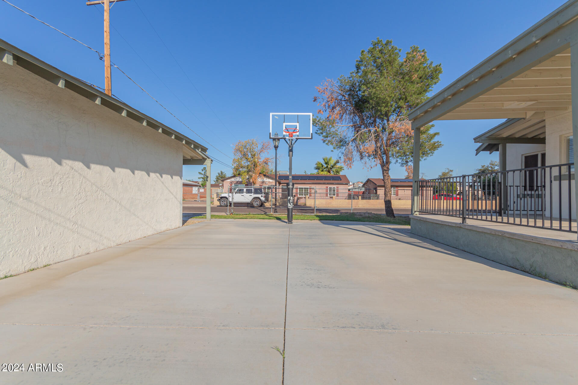 5834 W GARDENIA Avenue