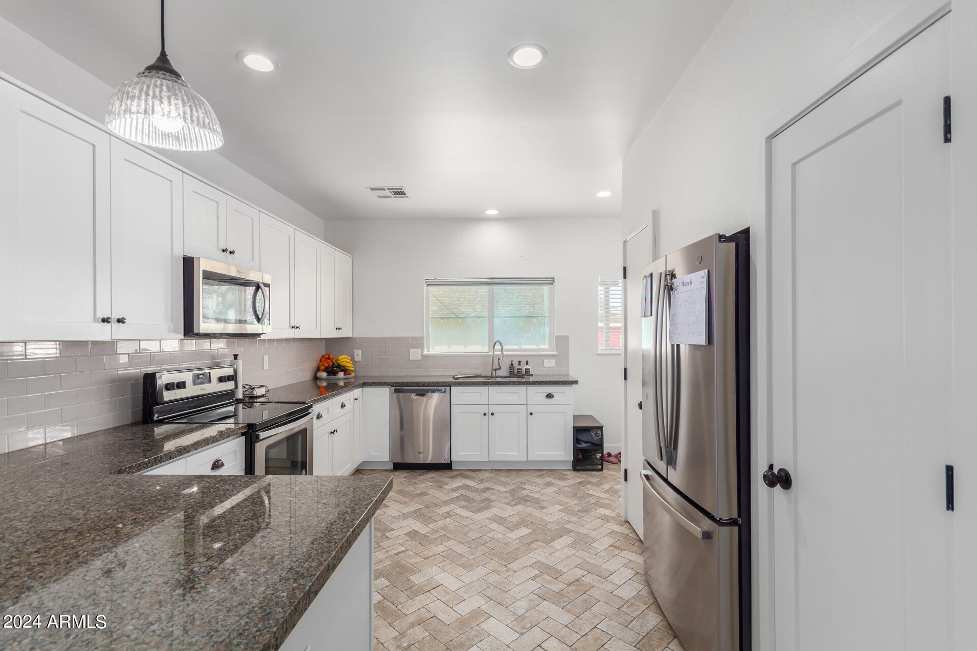 5834 W GARDENIA Avenue