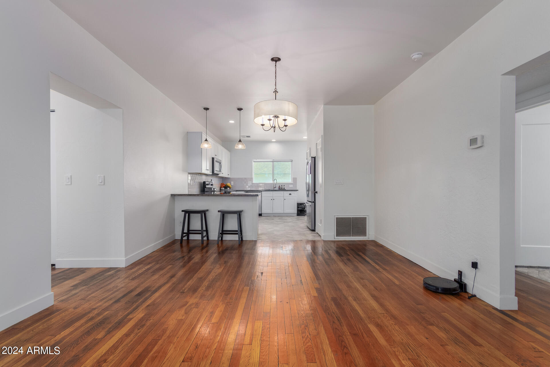 5834 W GARDENIA Avenue