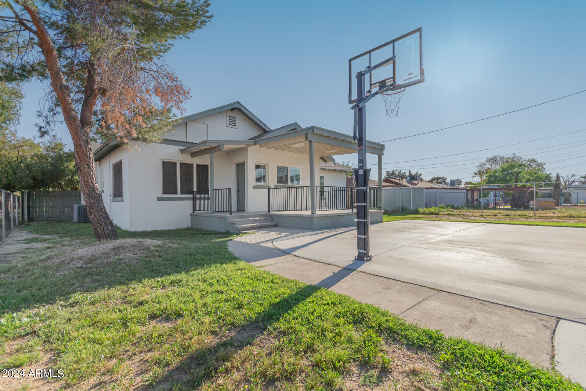 5834 W GARDENIA Avenue