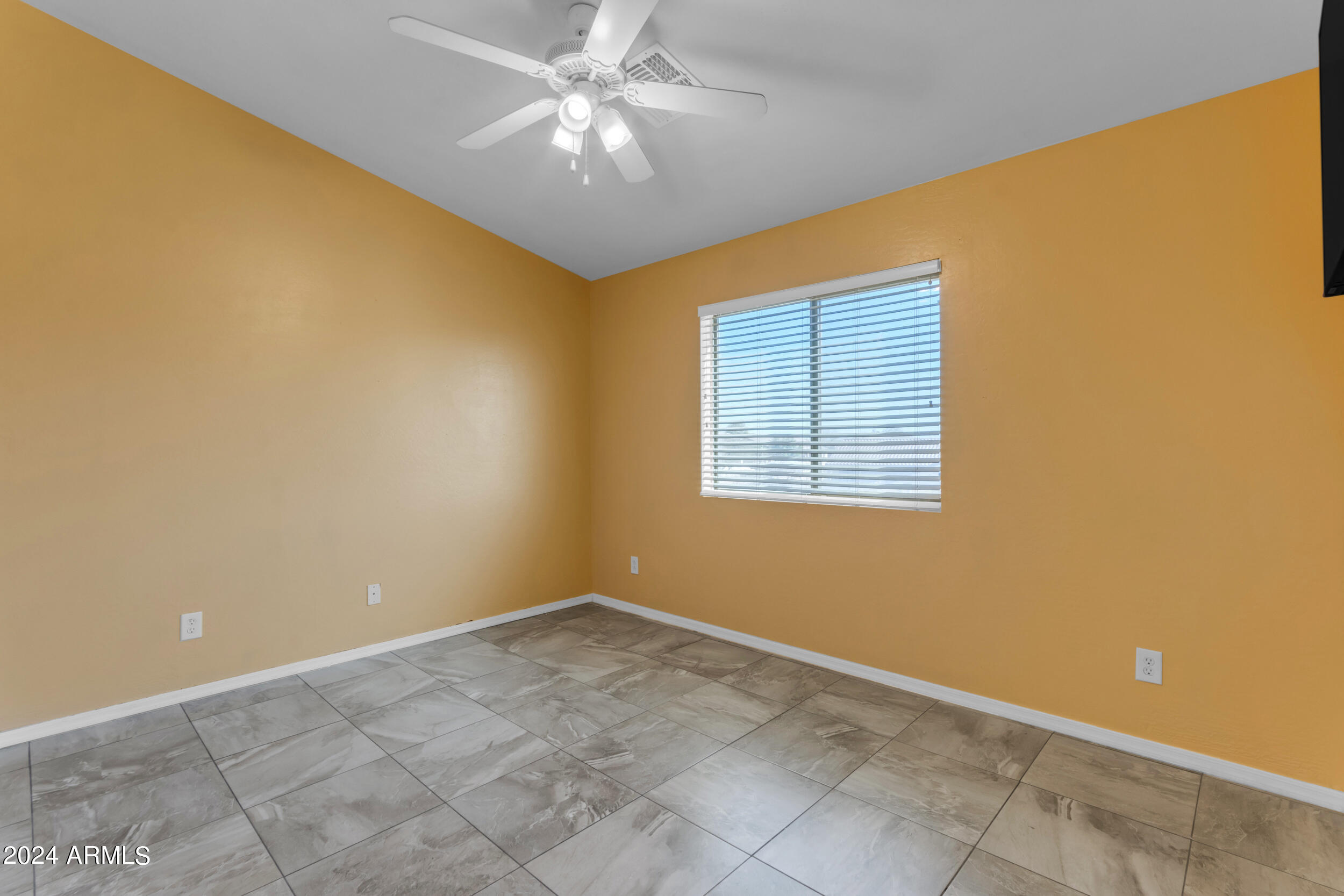 541 E WOLF HOLLOW Drive