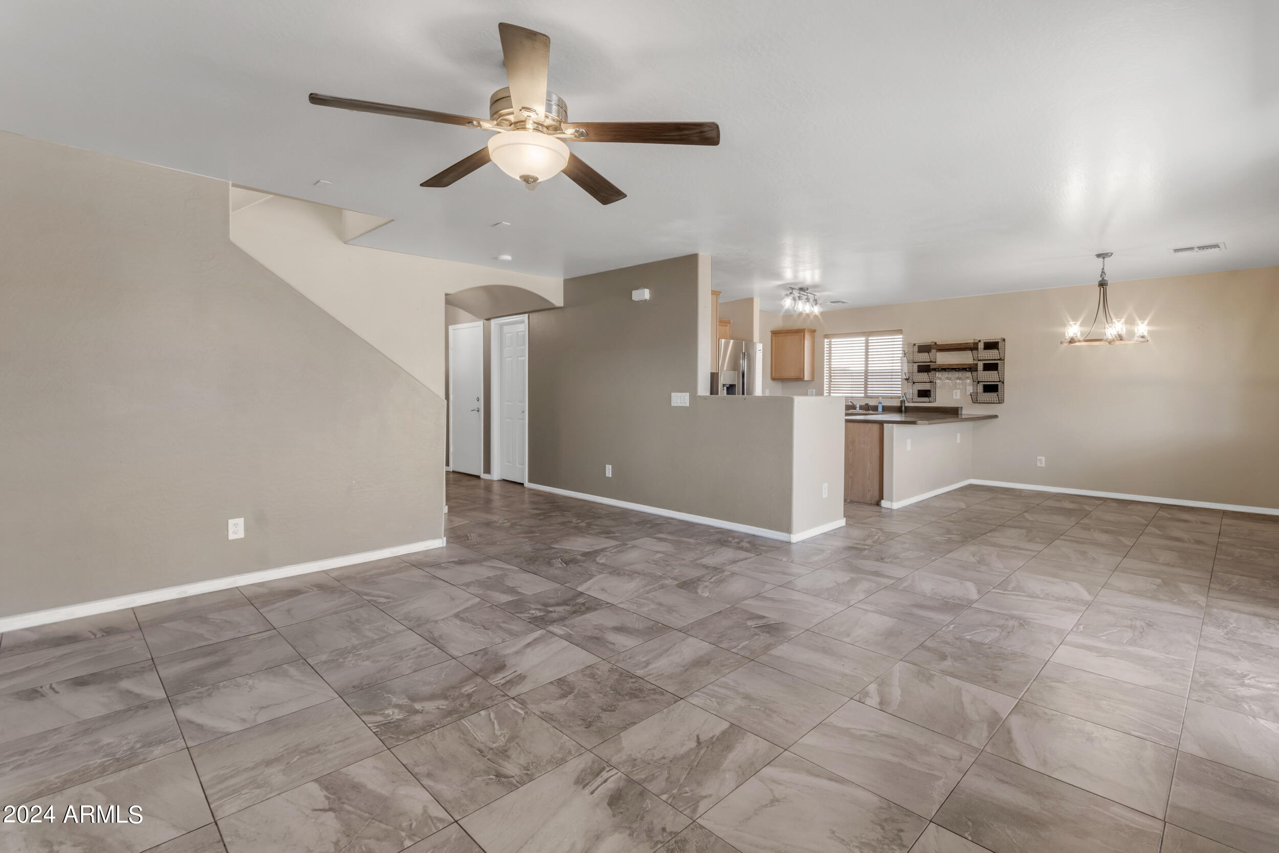 541 E WOLF HOLLOW Drive