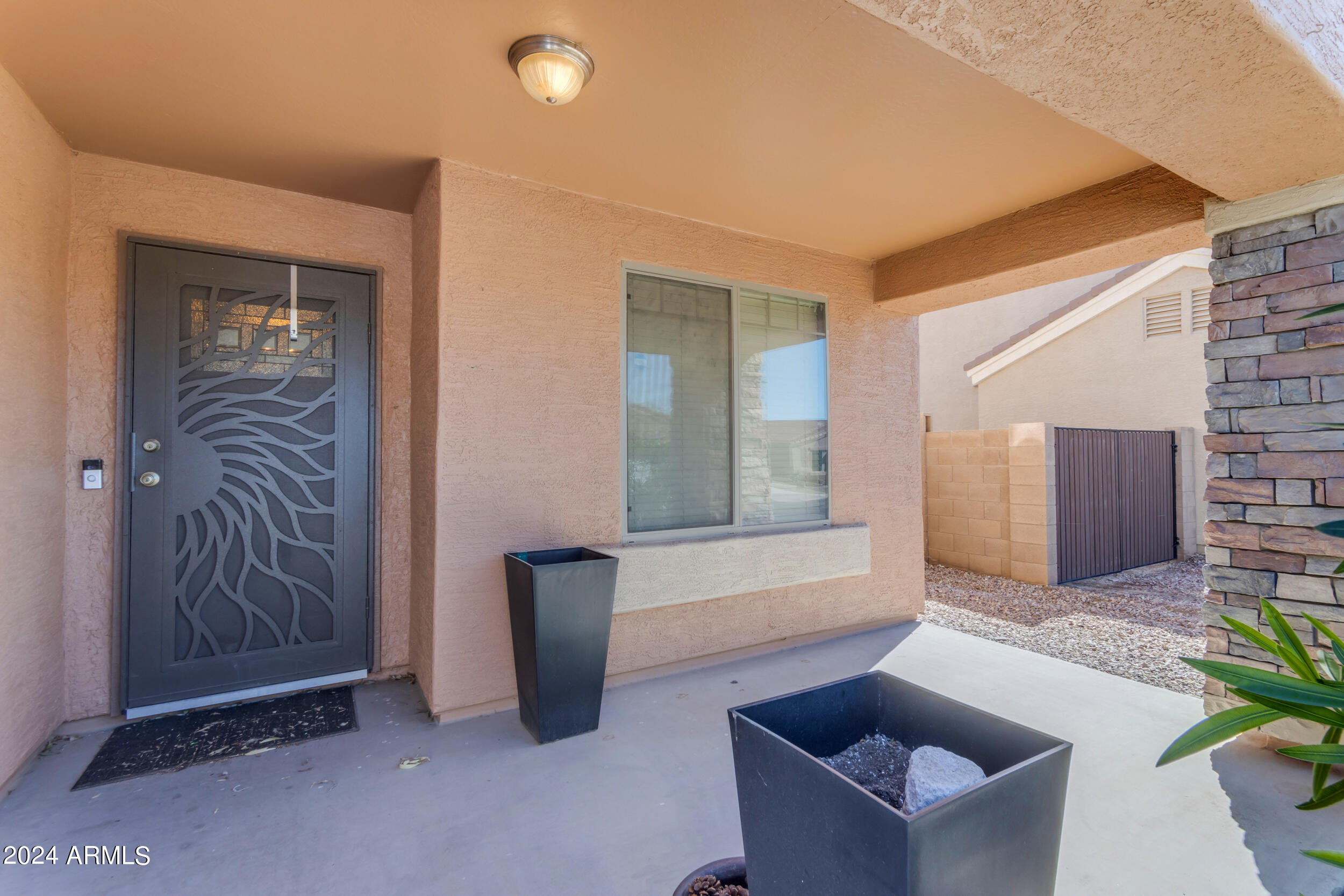 541 E WOLF HOLLOW Drive