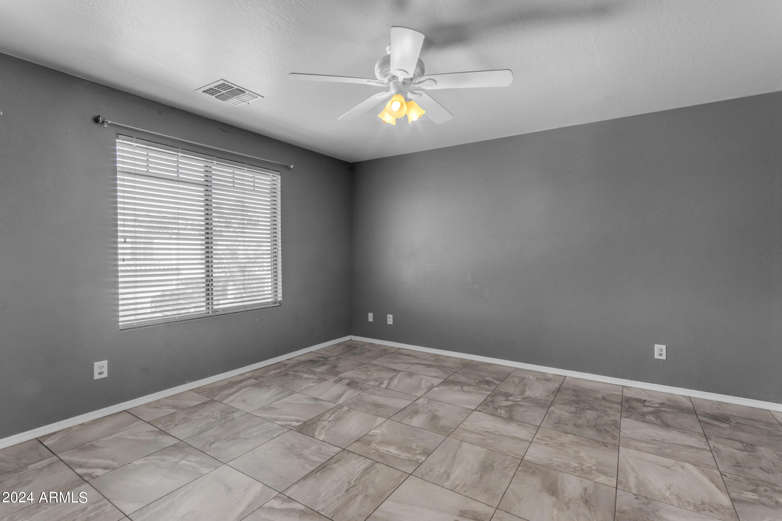 541 E WOLF HOLLOW Drive