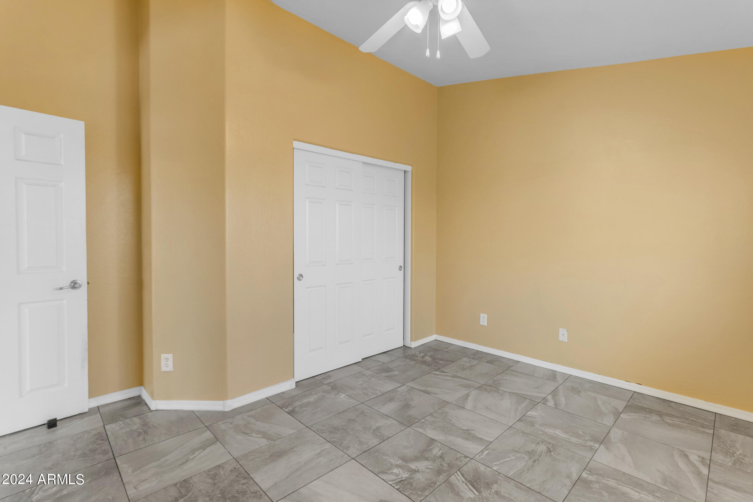 541 E WOLF HOLLOW Drive