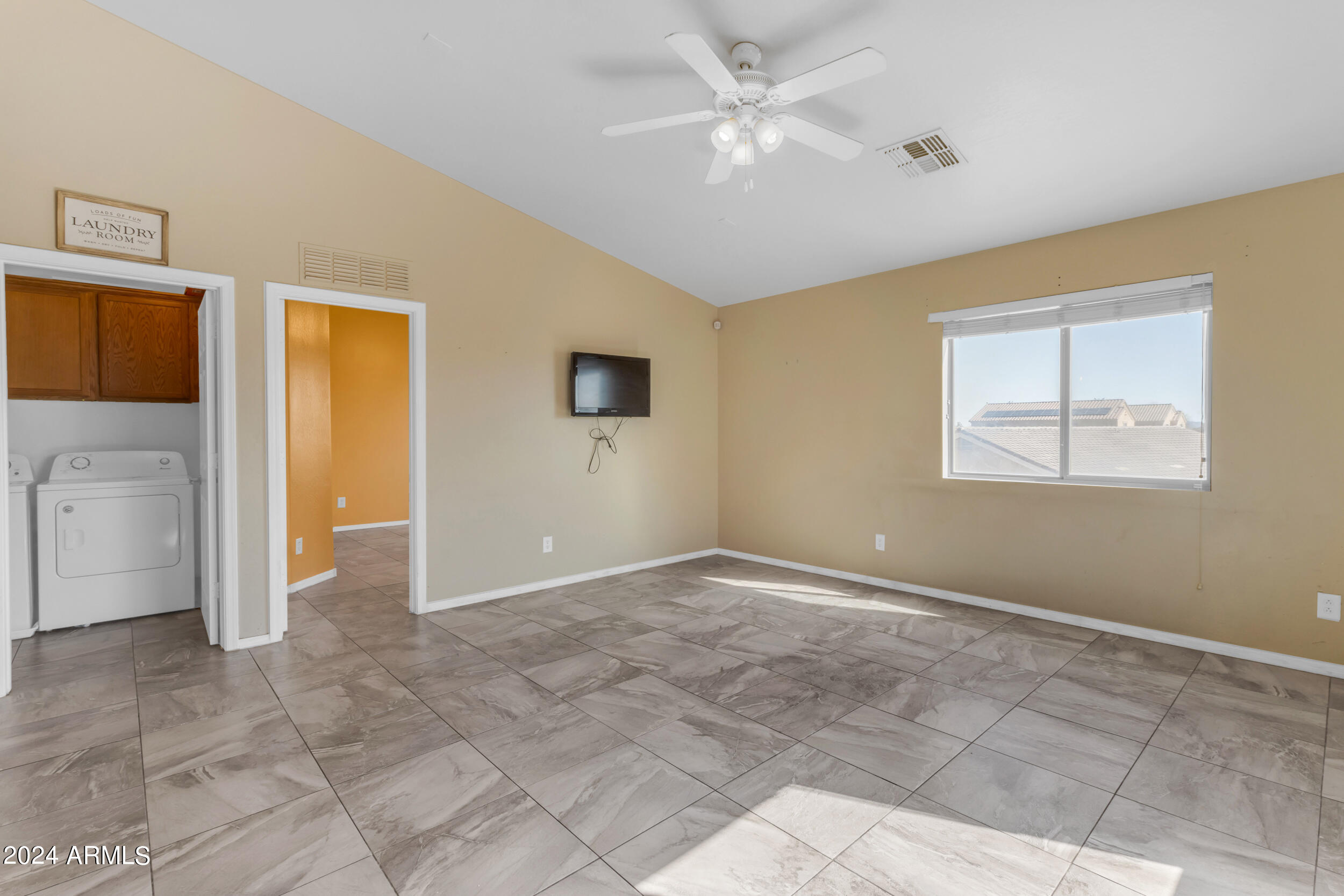 541 E WOLF HOLLOW Drive