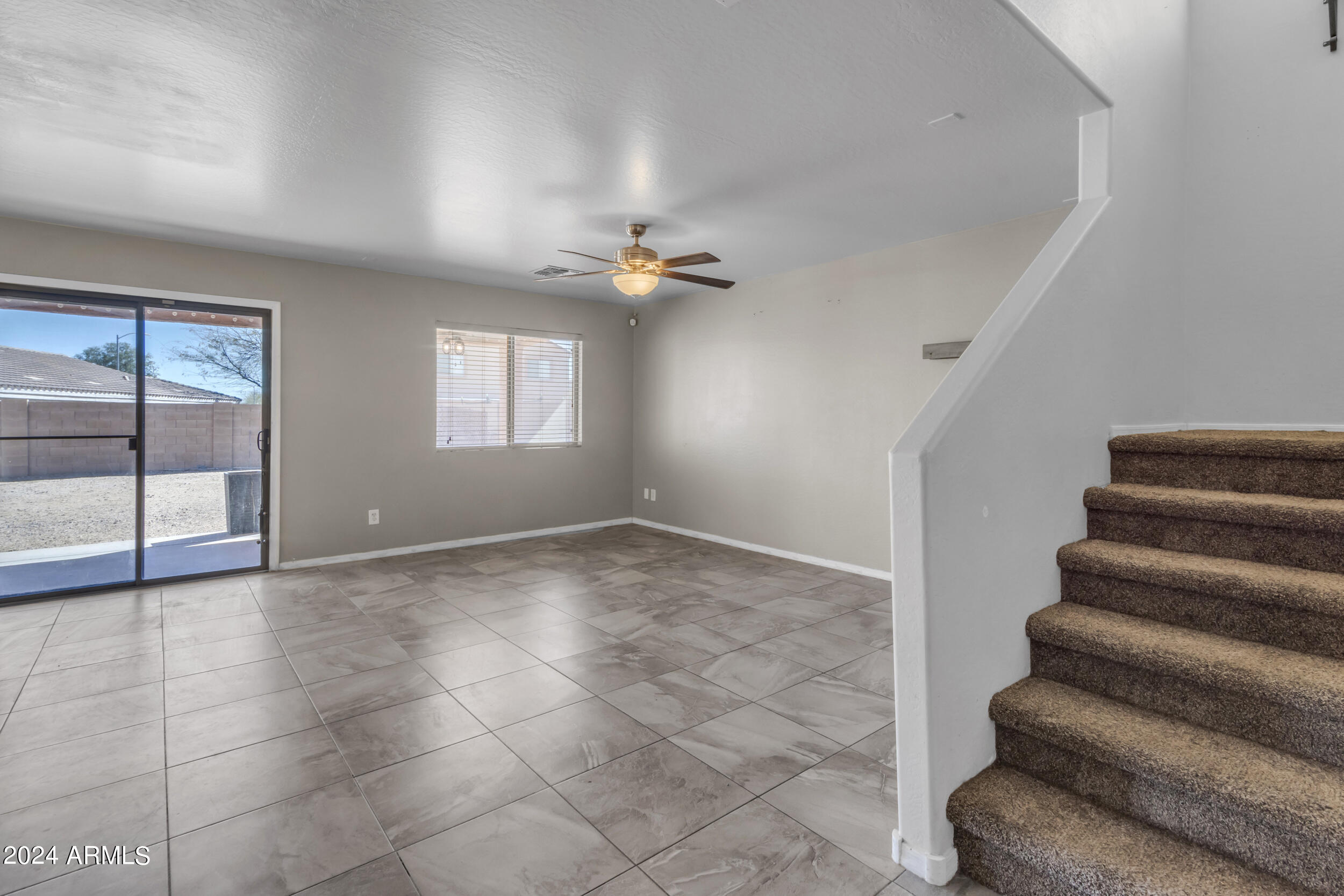 541 E WOLF HOLLOW Drive