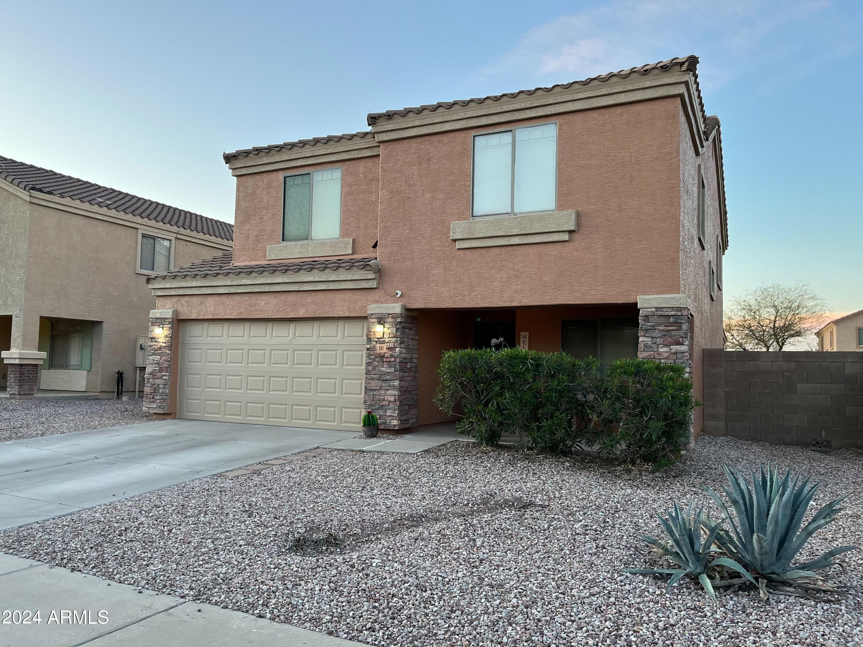 541 E WOLF HOLLOW Drive