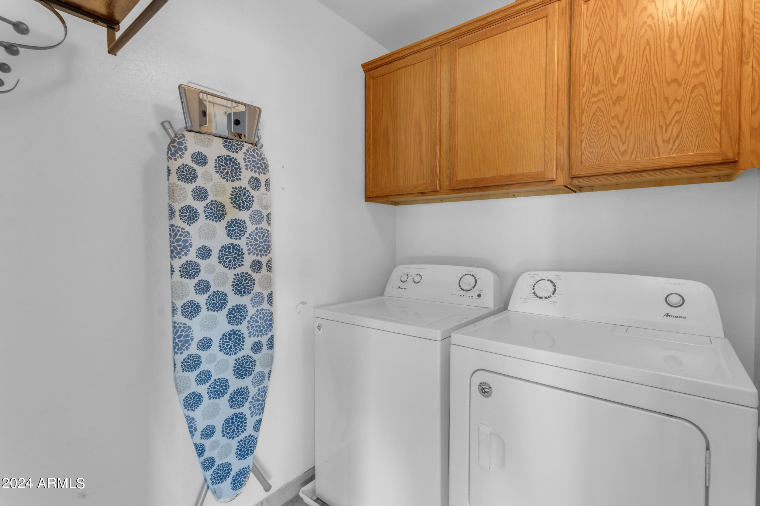 541 E WOLF HOLLOW Drive