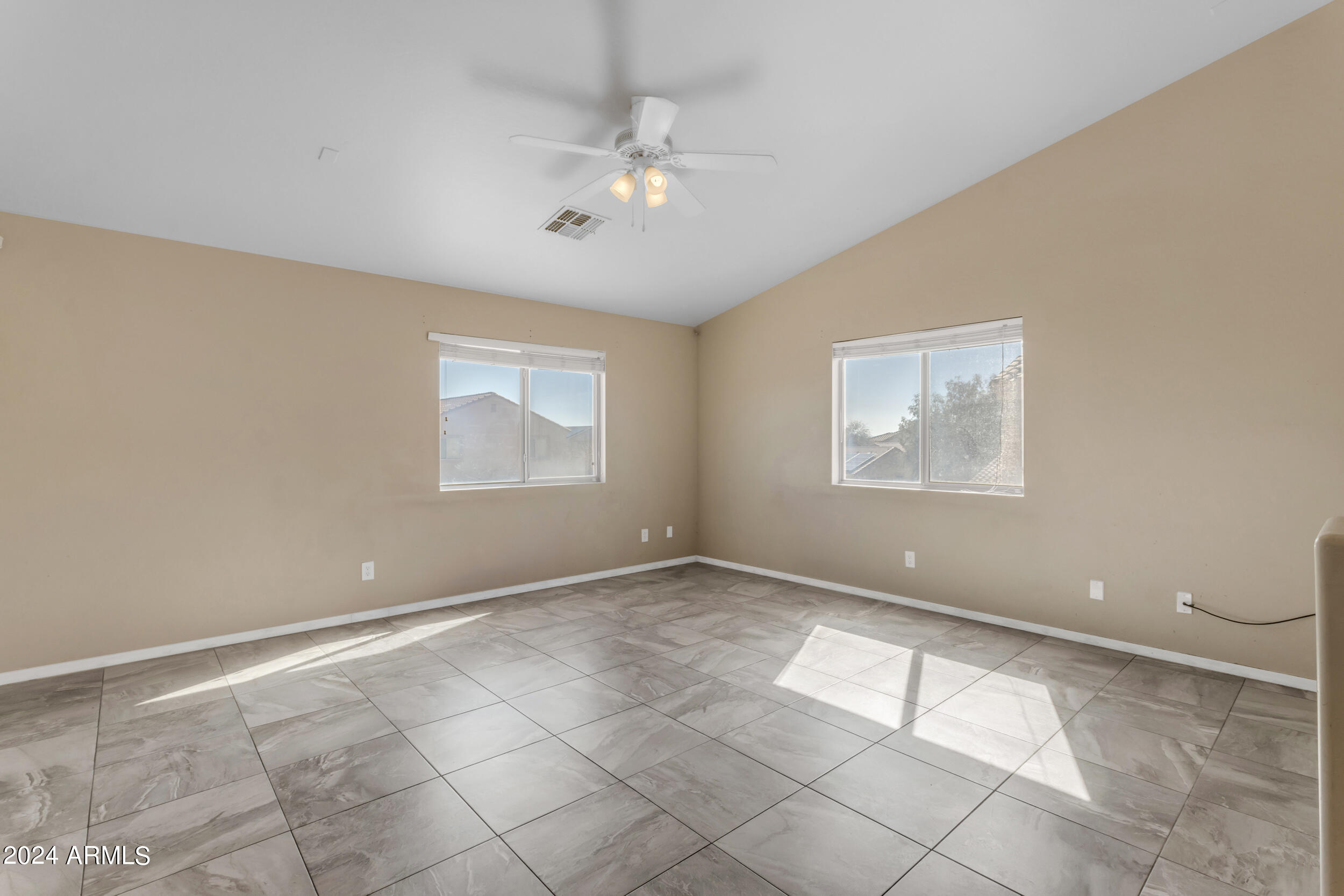 541 E WOLF HOLLOW Drive