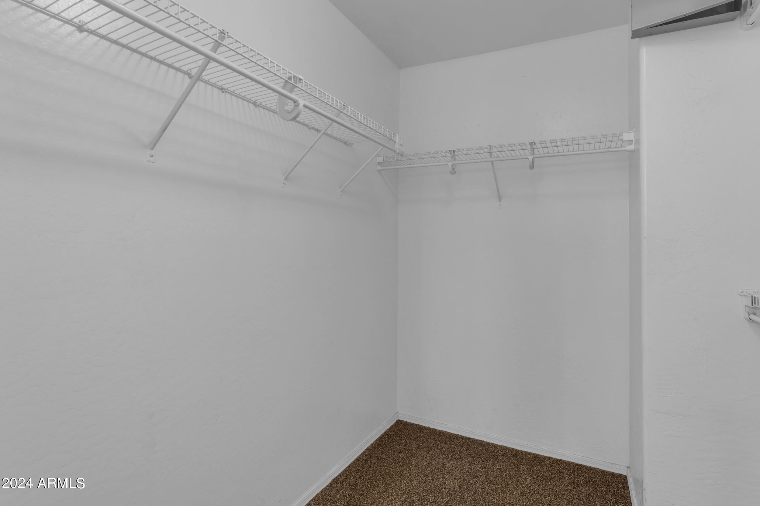 541 E WOLF HOLLOW Drive