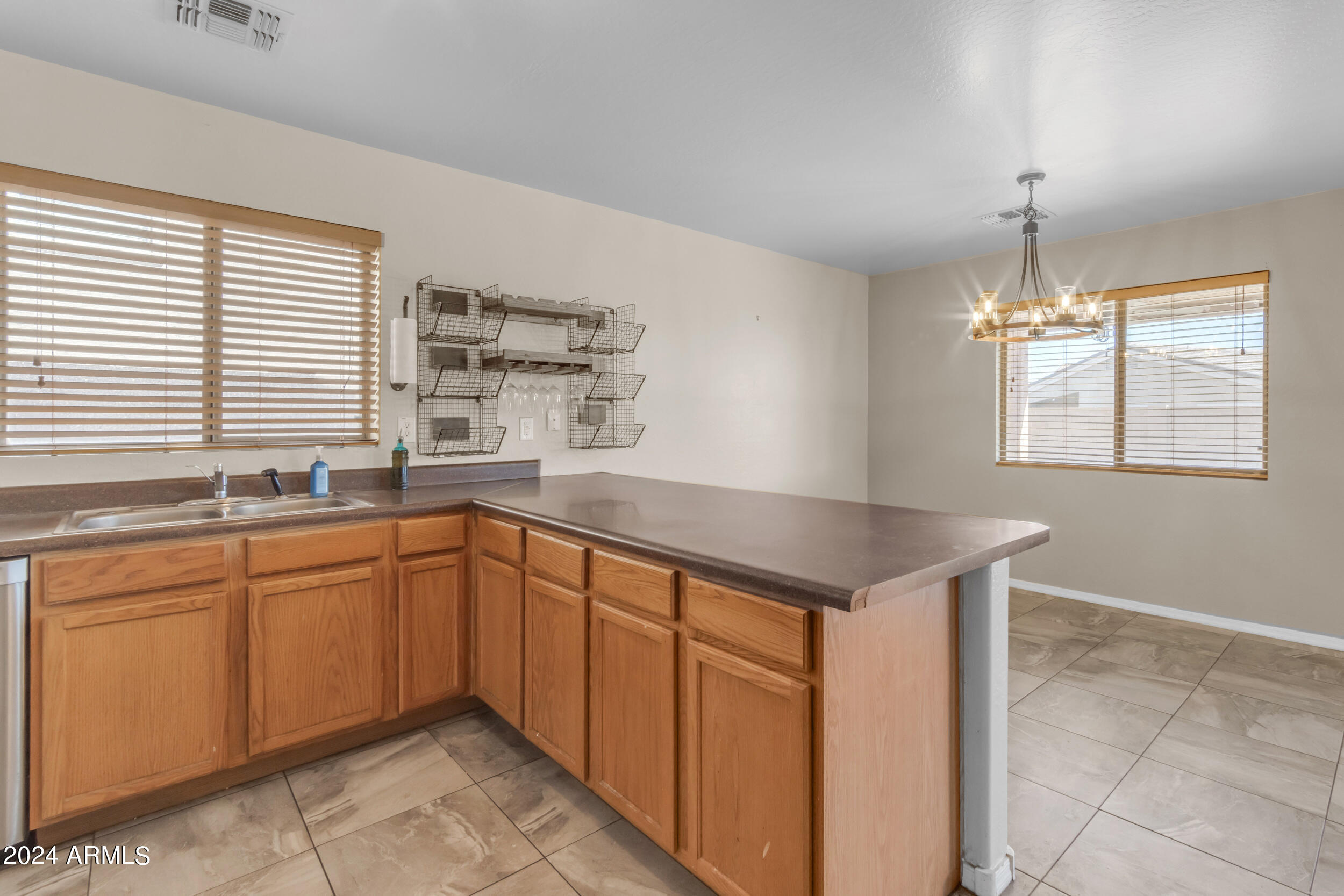 541 E WOLF HOLLOW Drive