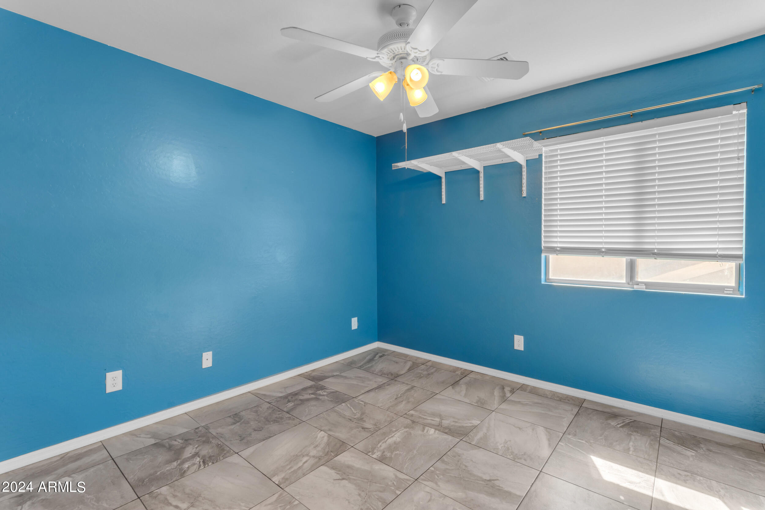 541 E WOLF HOLLOW Drive