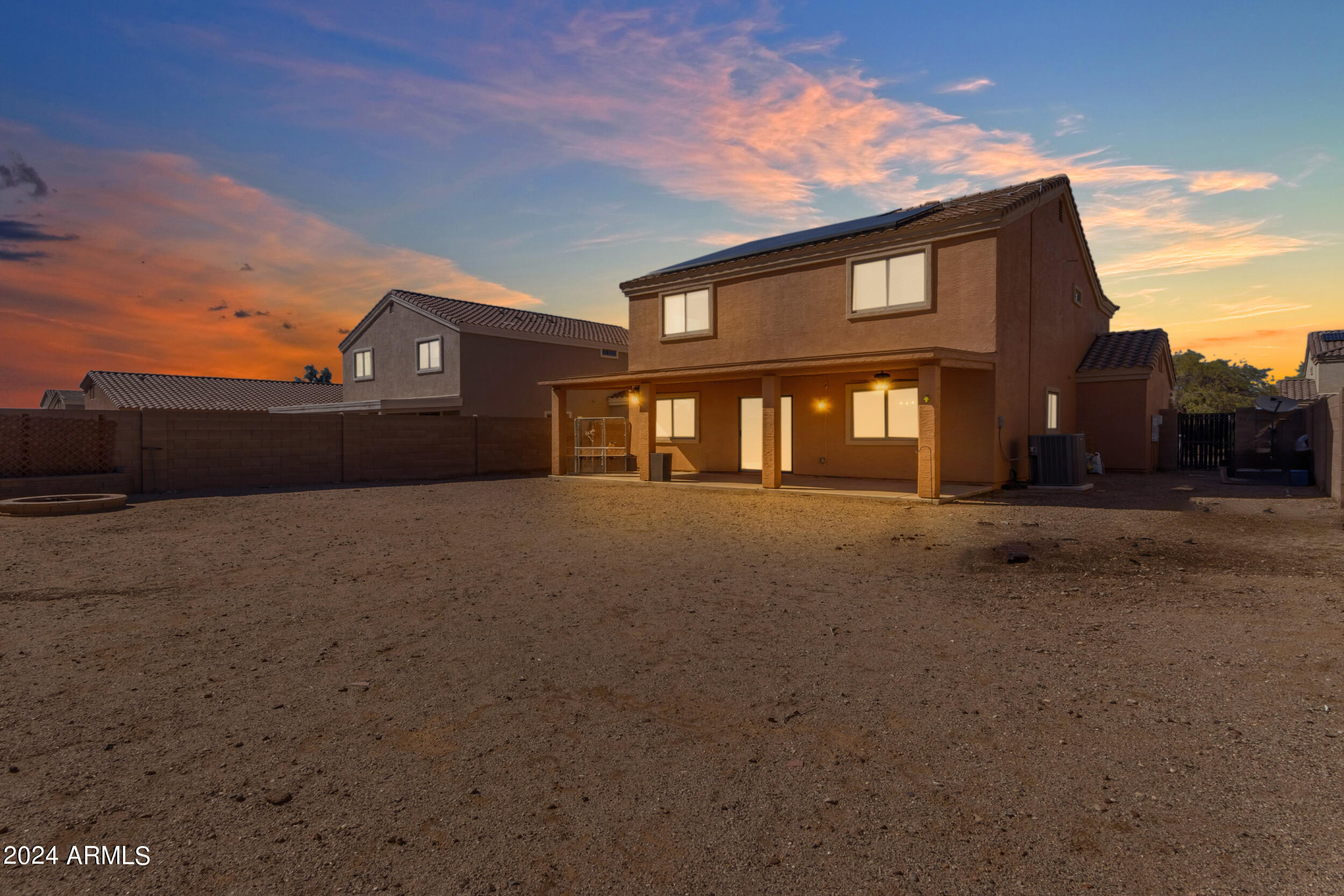 541 E WOLF HOLLOW Drive